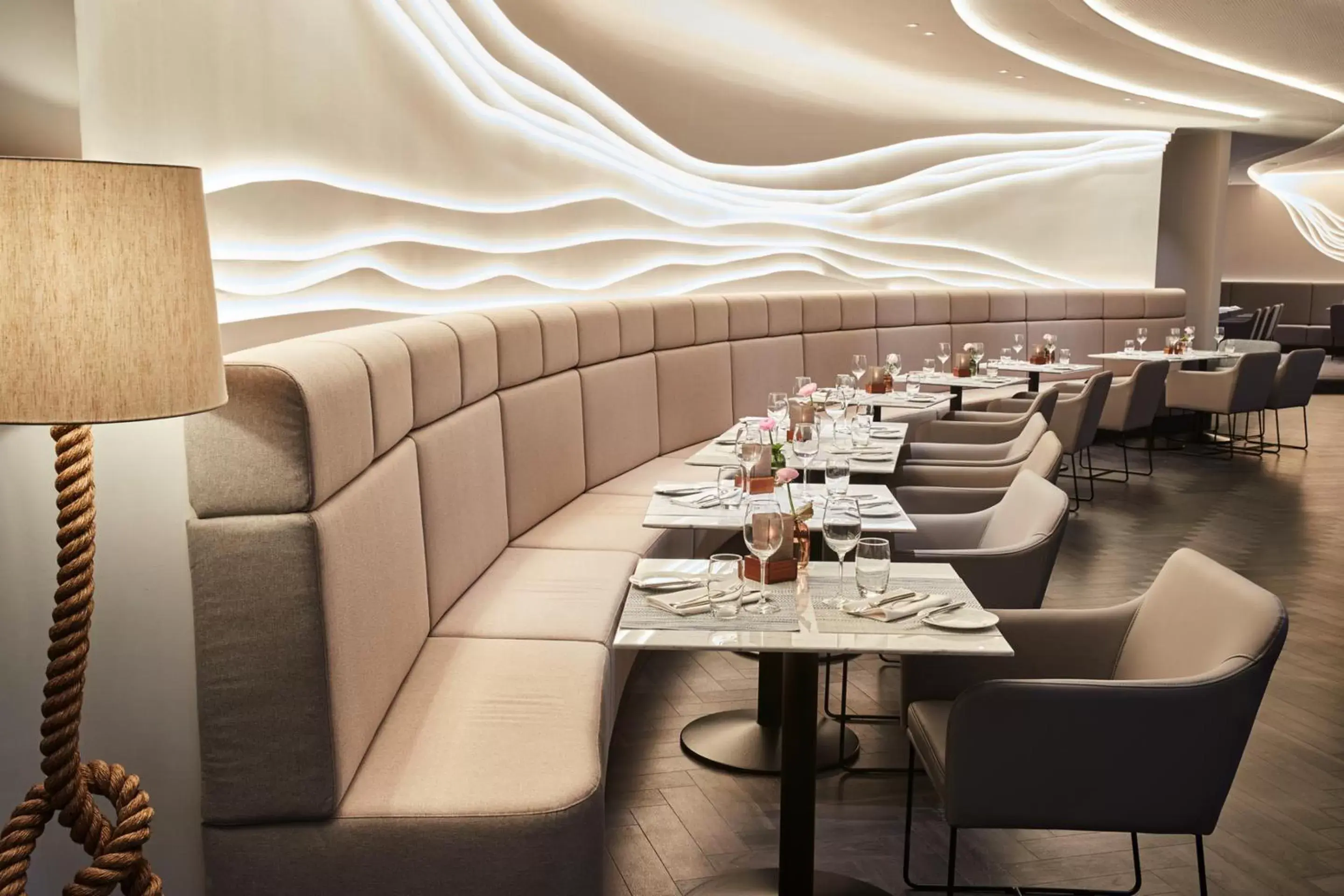 Restaurant/places to eat in Steigenberger Hotel Hamburg Restaurant/places to eat in Steigenberger Hotel Hamburg