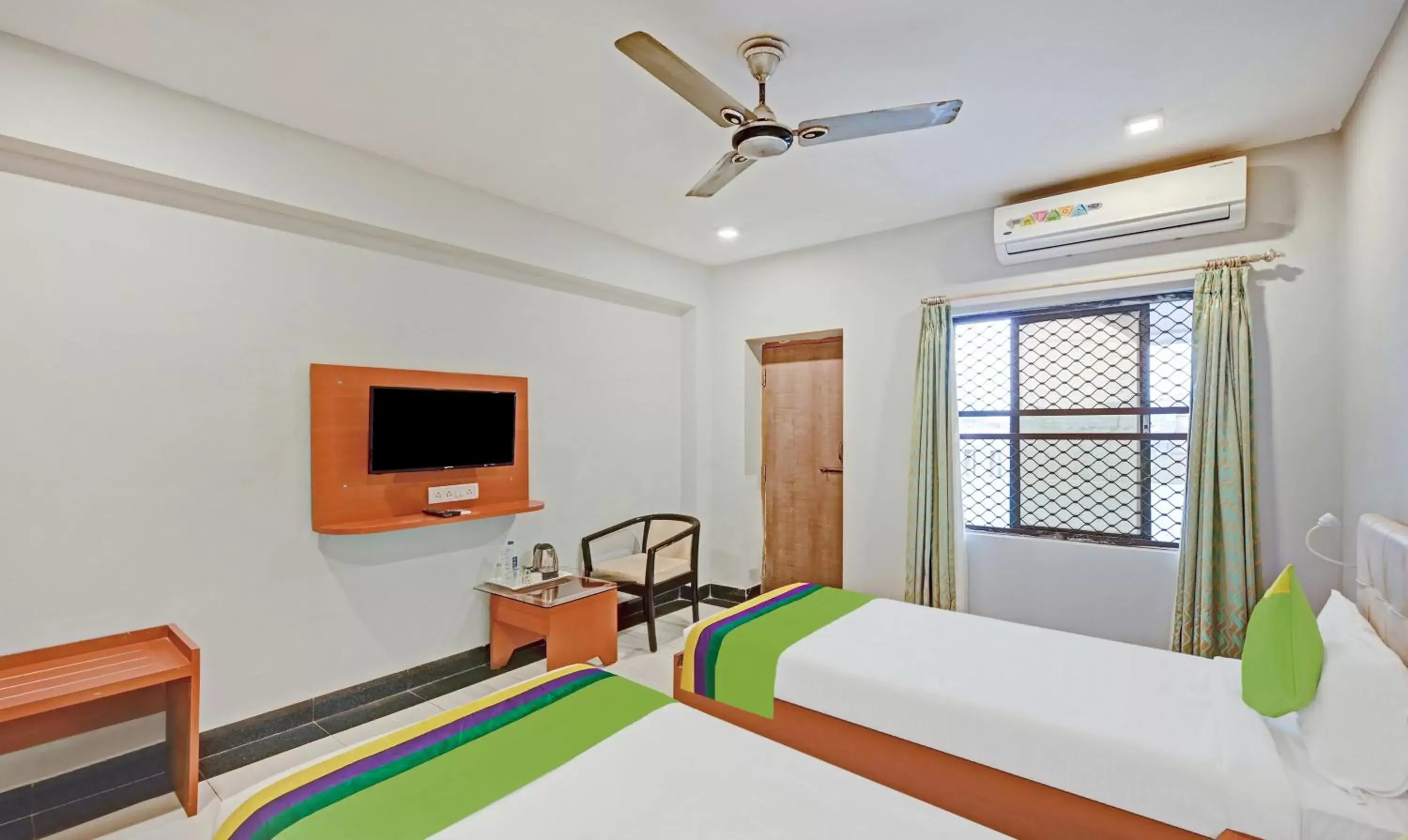 Bedroom, Bed in Treebo Sidhartha International Baliapanda Bedroom, Bed in Treebo Sidhartha International Baliapanda