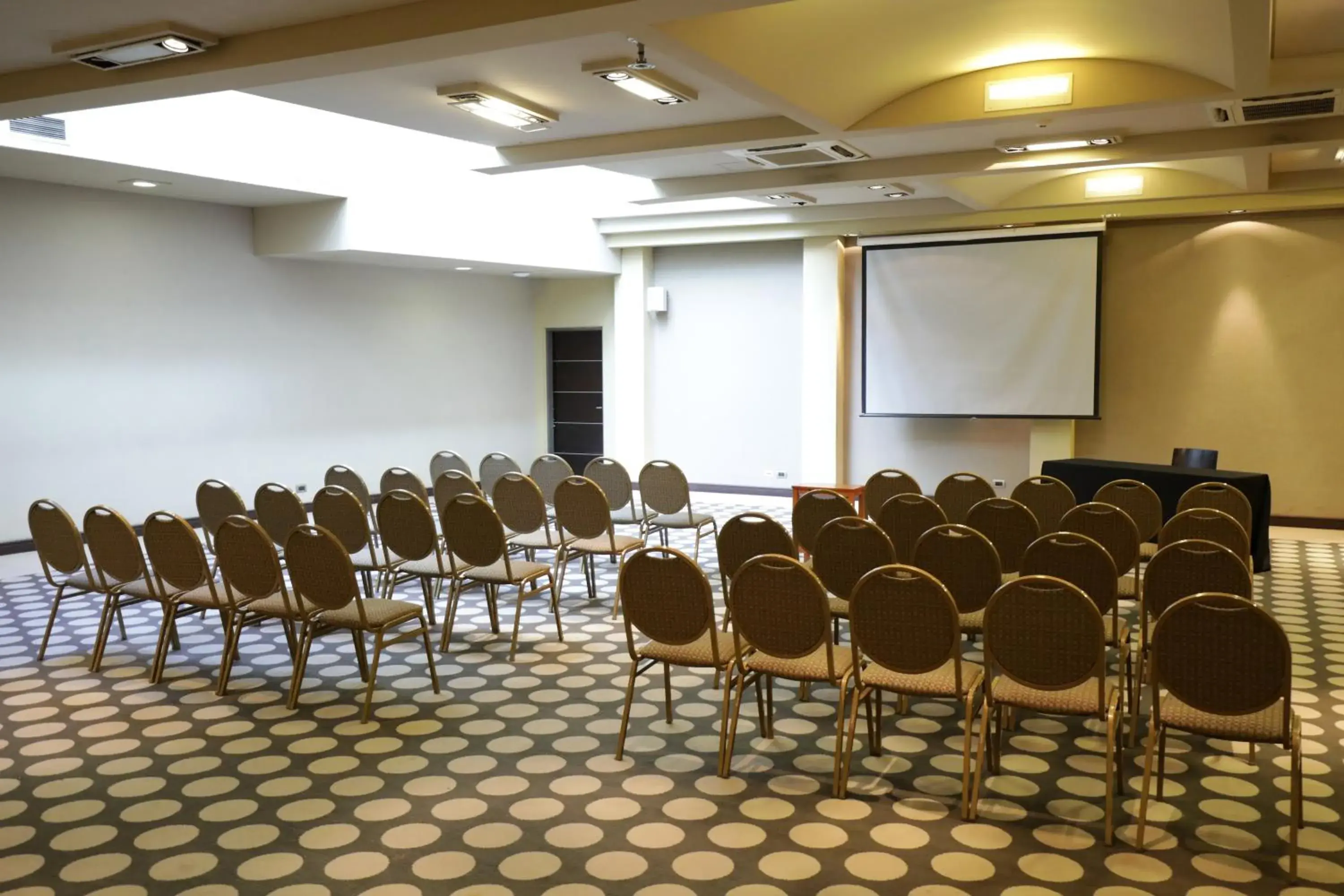 Meeting/conference room in Mod Hotels Mendoza