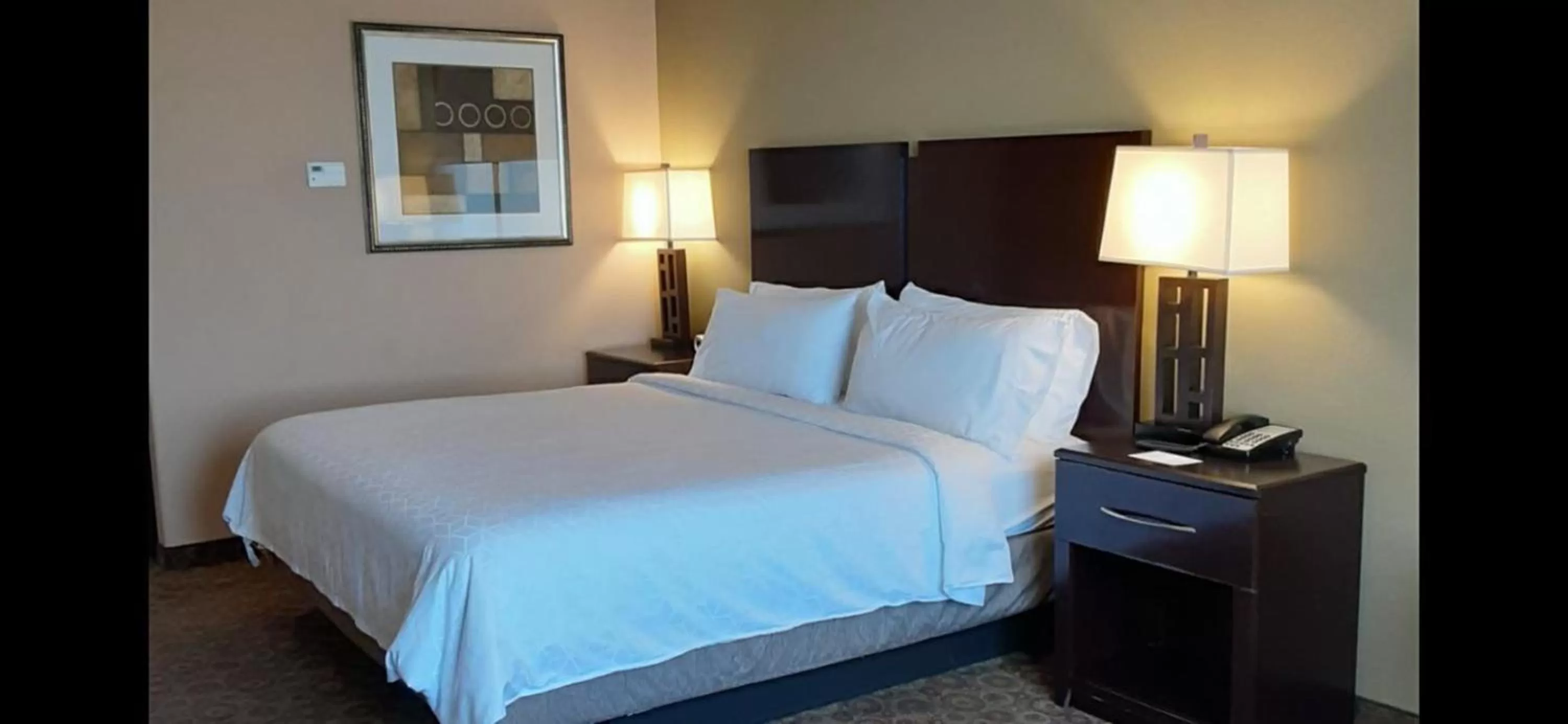 Photo of the whole room, Bed in Spark by Hilton Pecos