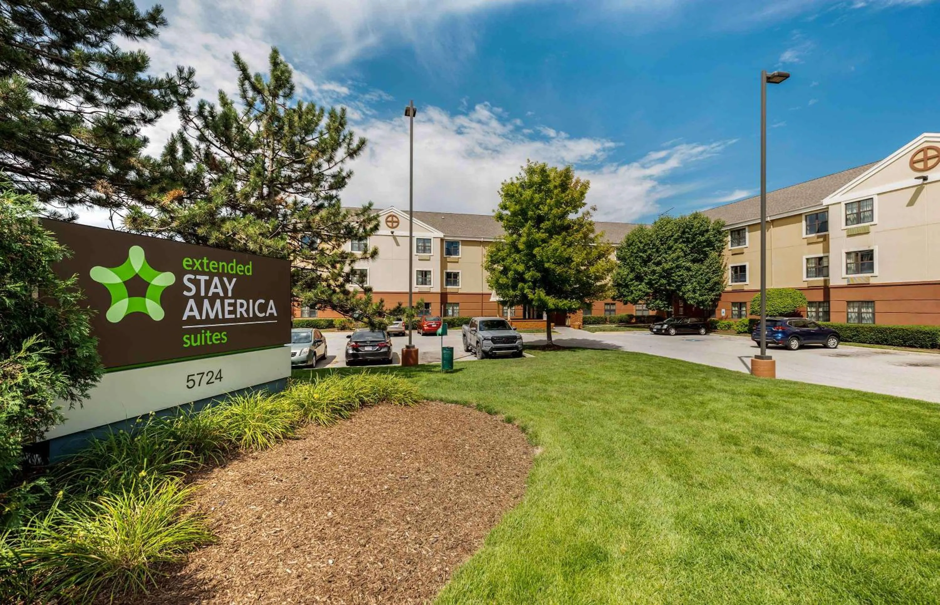 Property building in Extended Stay America Suites - Chicago - Gurnee