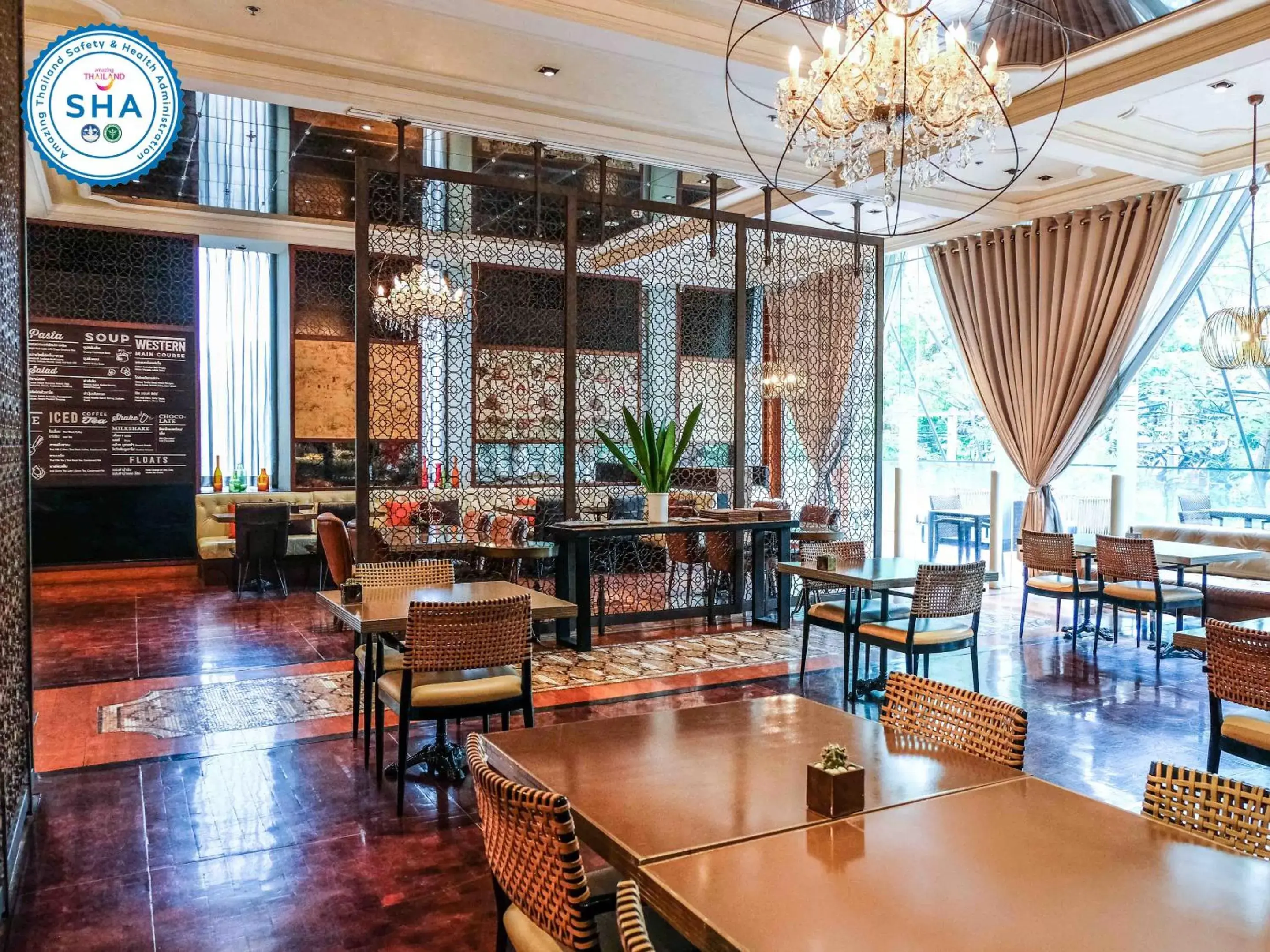 Breakfast, Restaurant/Places to Eat in Hotel Indigo Bangkok Wireless Road, an IHG Hotel