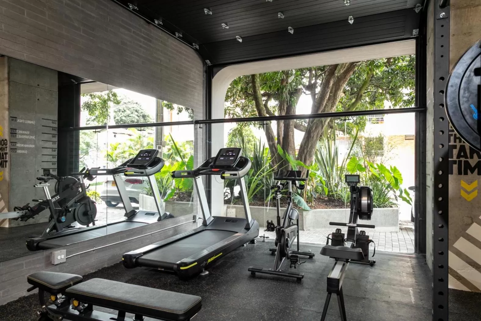 Fitness centre/facilities in Landmark Hotel