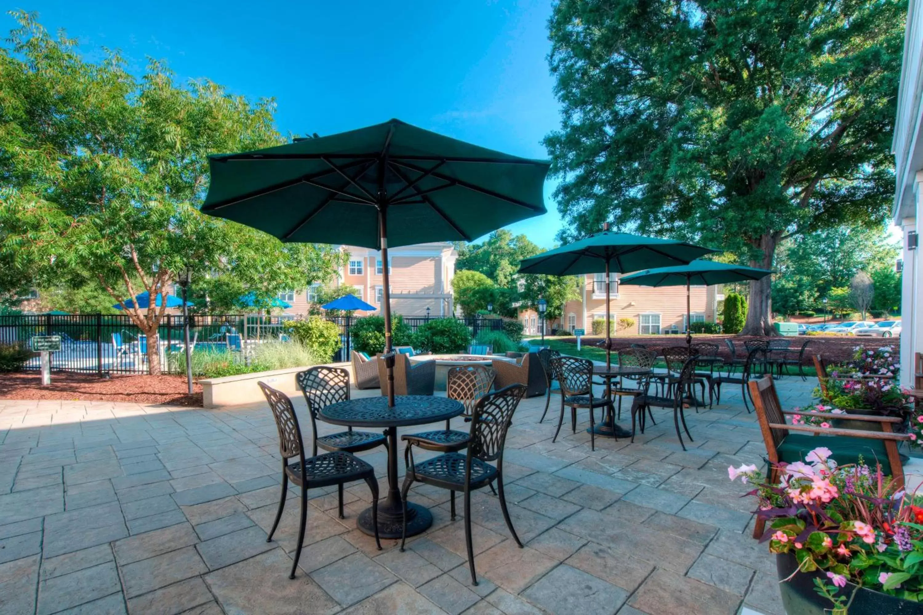 Property building, Restaurant/Places to Eat in Residence Inn by Marriott Chapel Hill