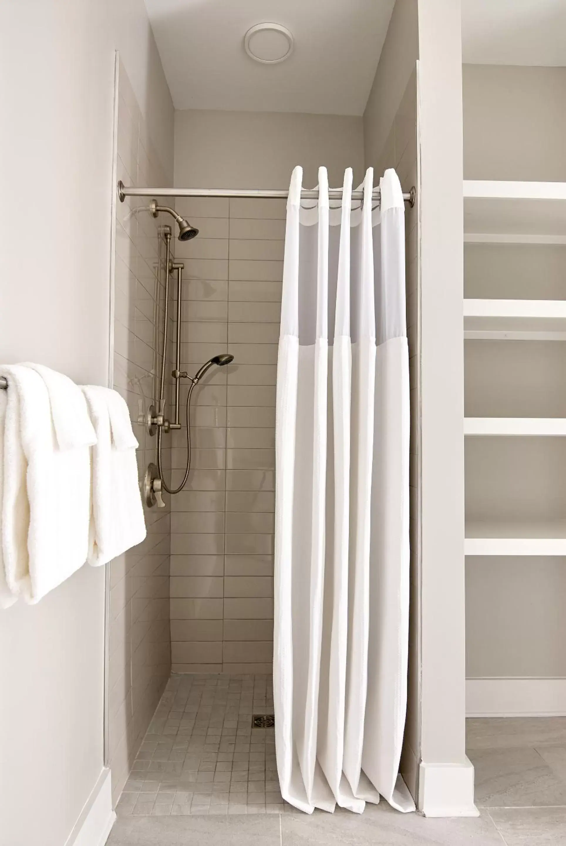 Bathroom in Sonder Belcourt