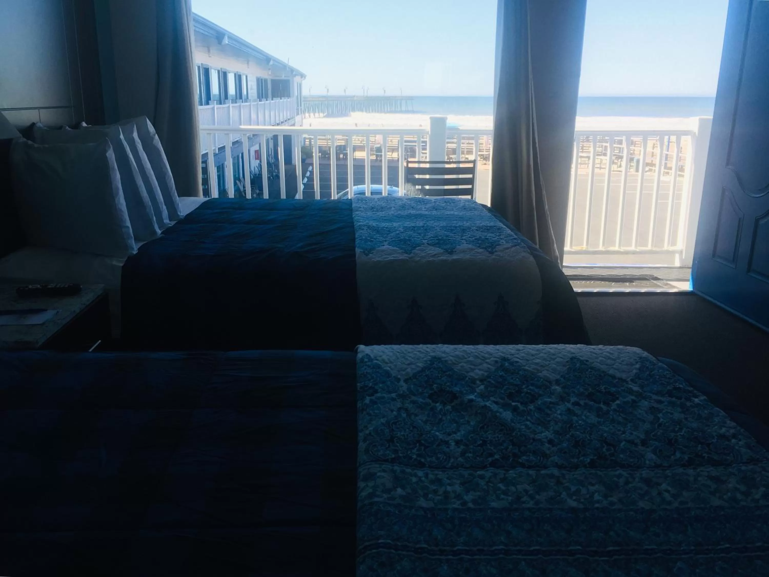 Bed in Dolphin Cove Motel