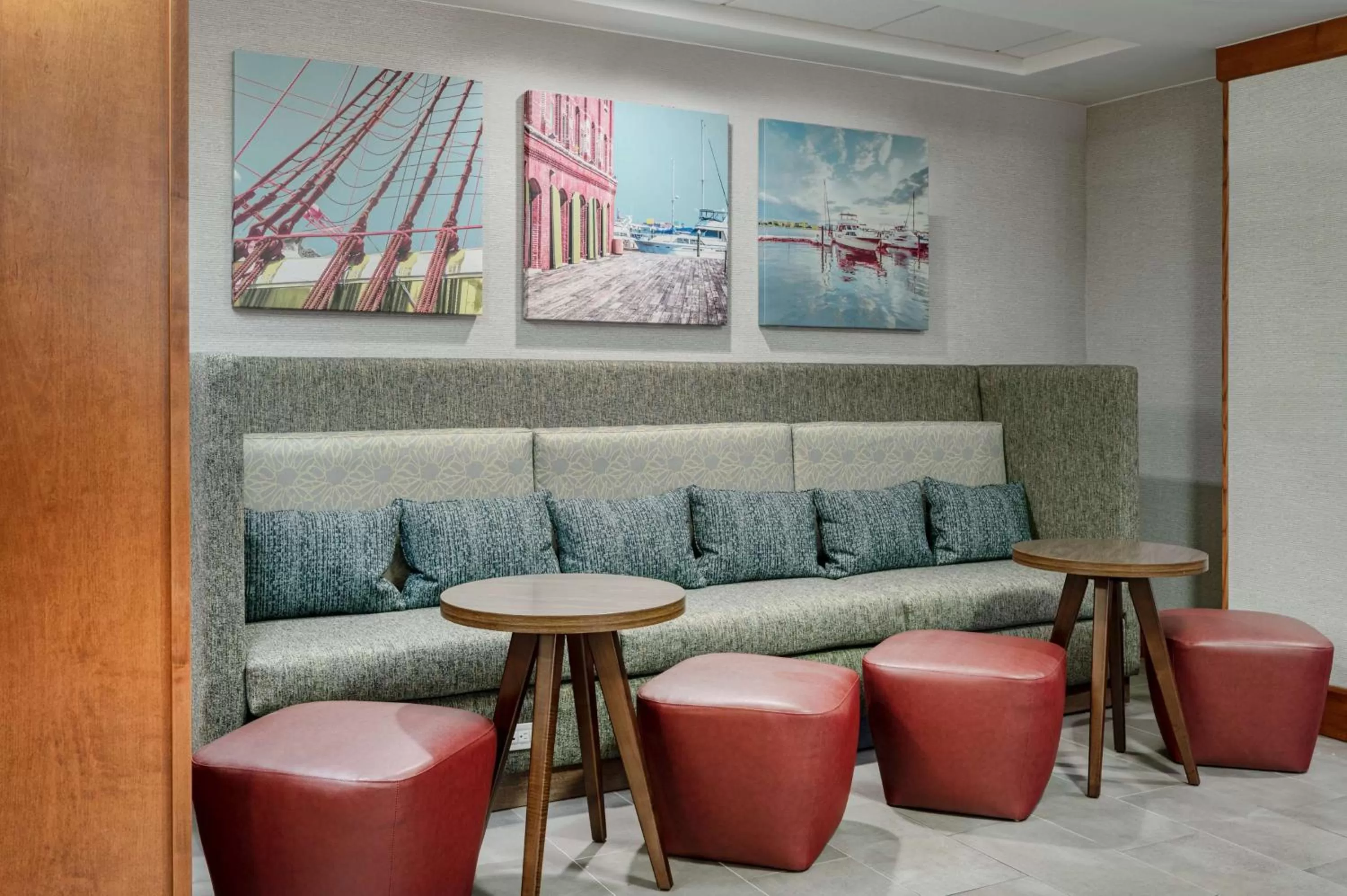 Lobby or reception in Hampton Inn Baltimore/White Marsh