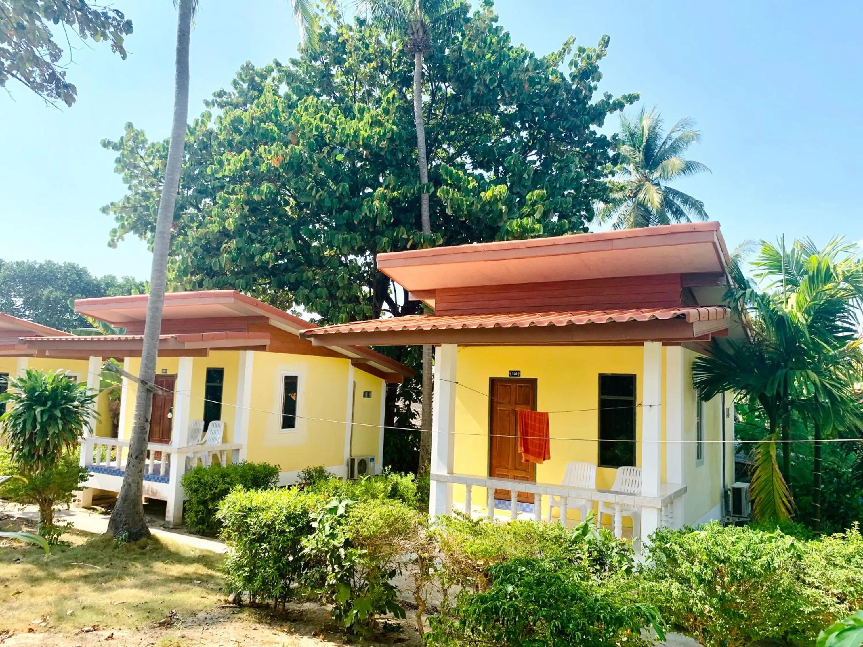 Lanta Paradise Beach Resort