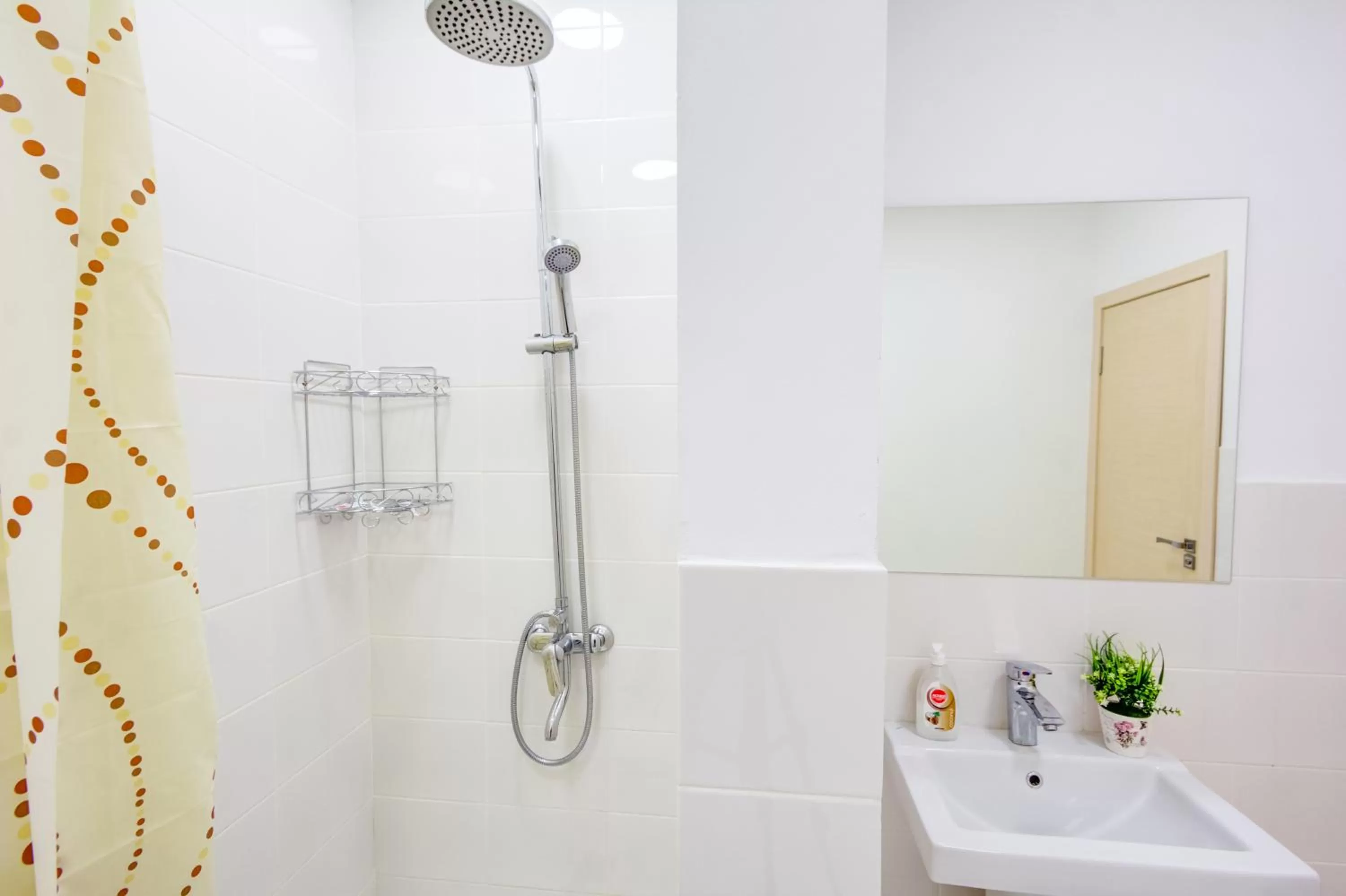Shower in WHITE HOTEL & HOSTEL