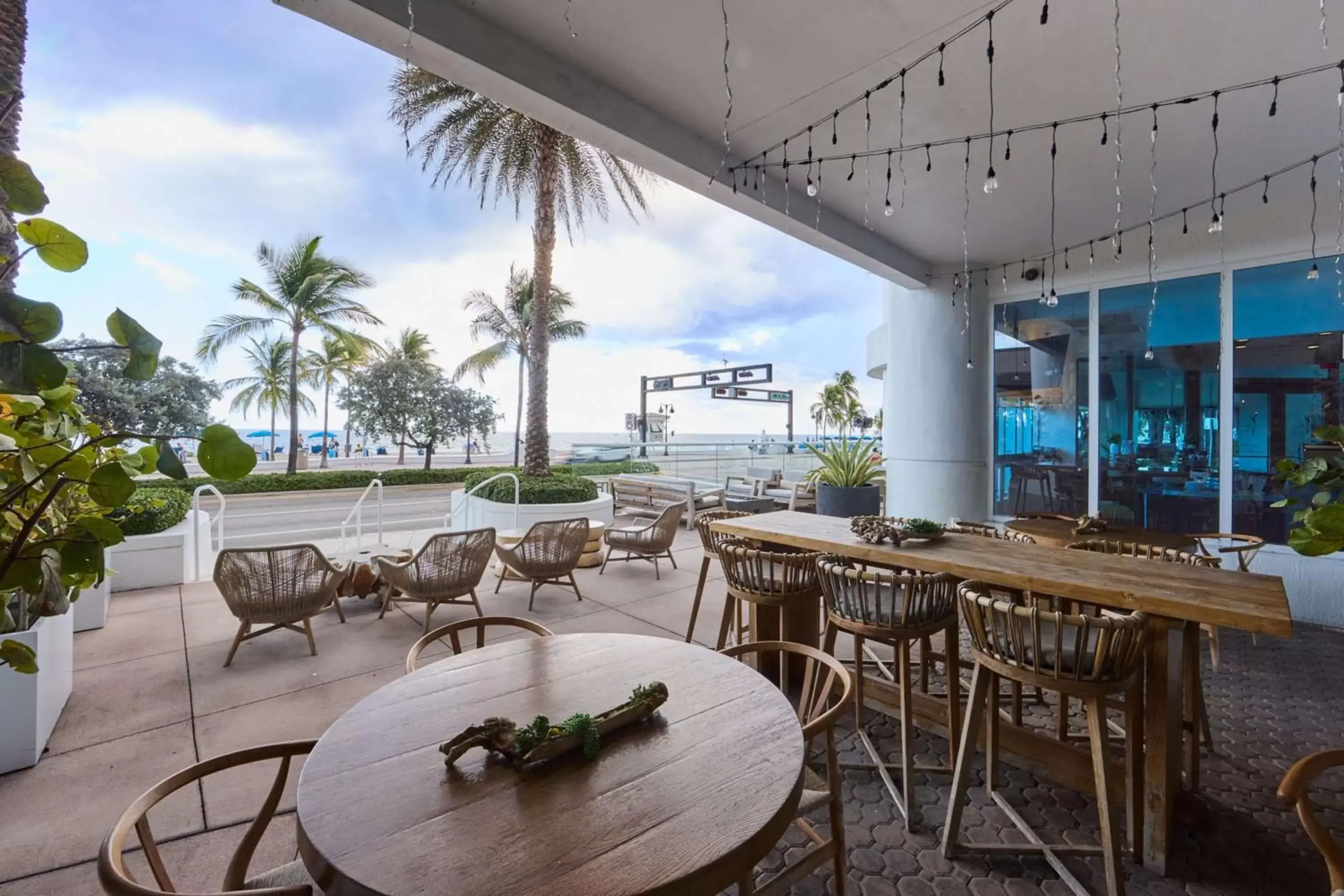 Restaurant/Places to Eat in Hilton Fort Lauderdale Beach Resort