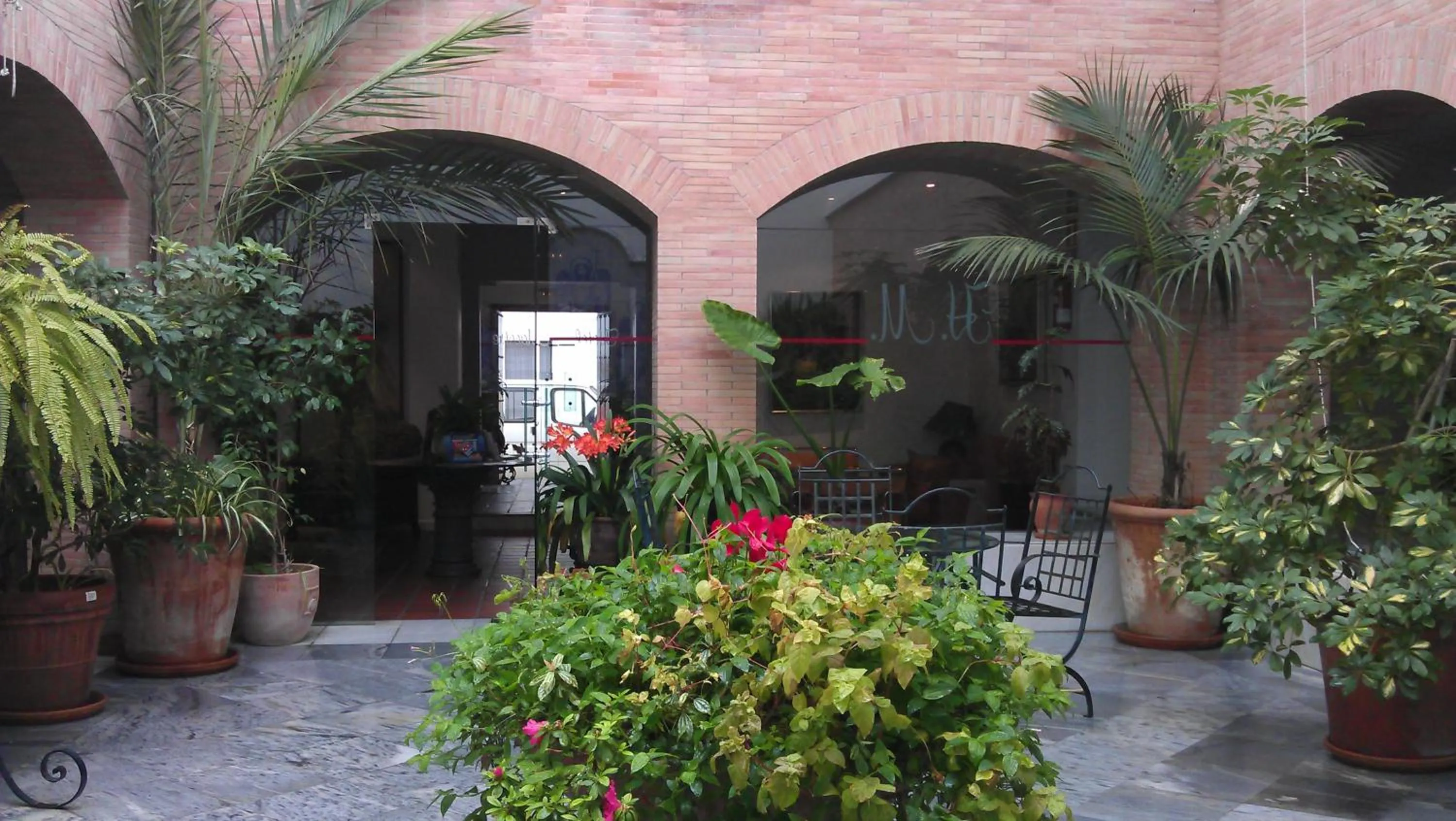 Patio in Hotel Maestre