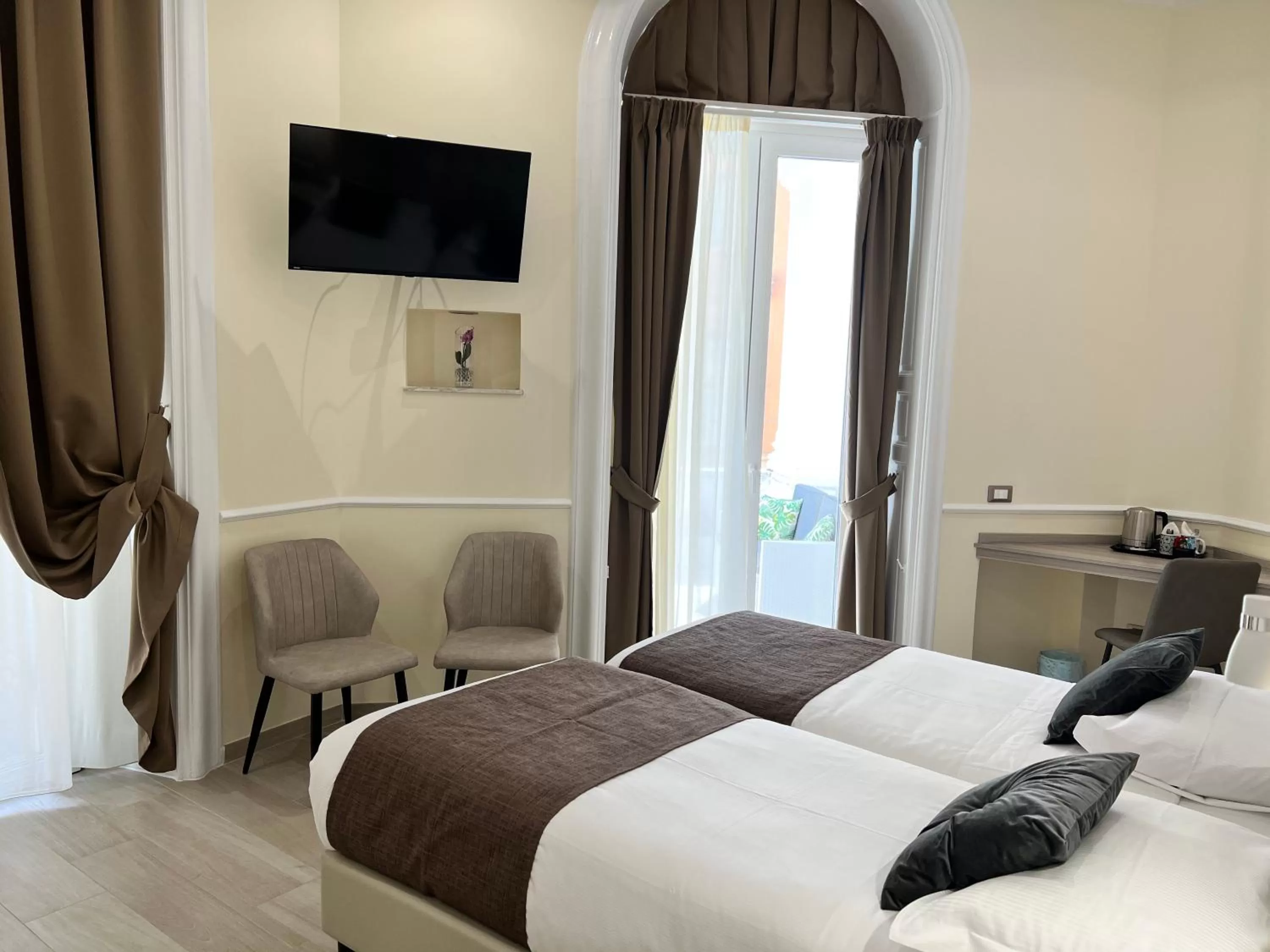 Bed in Hotel Le Petit