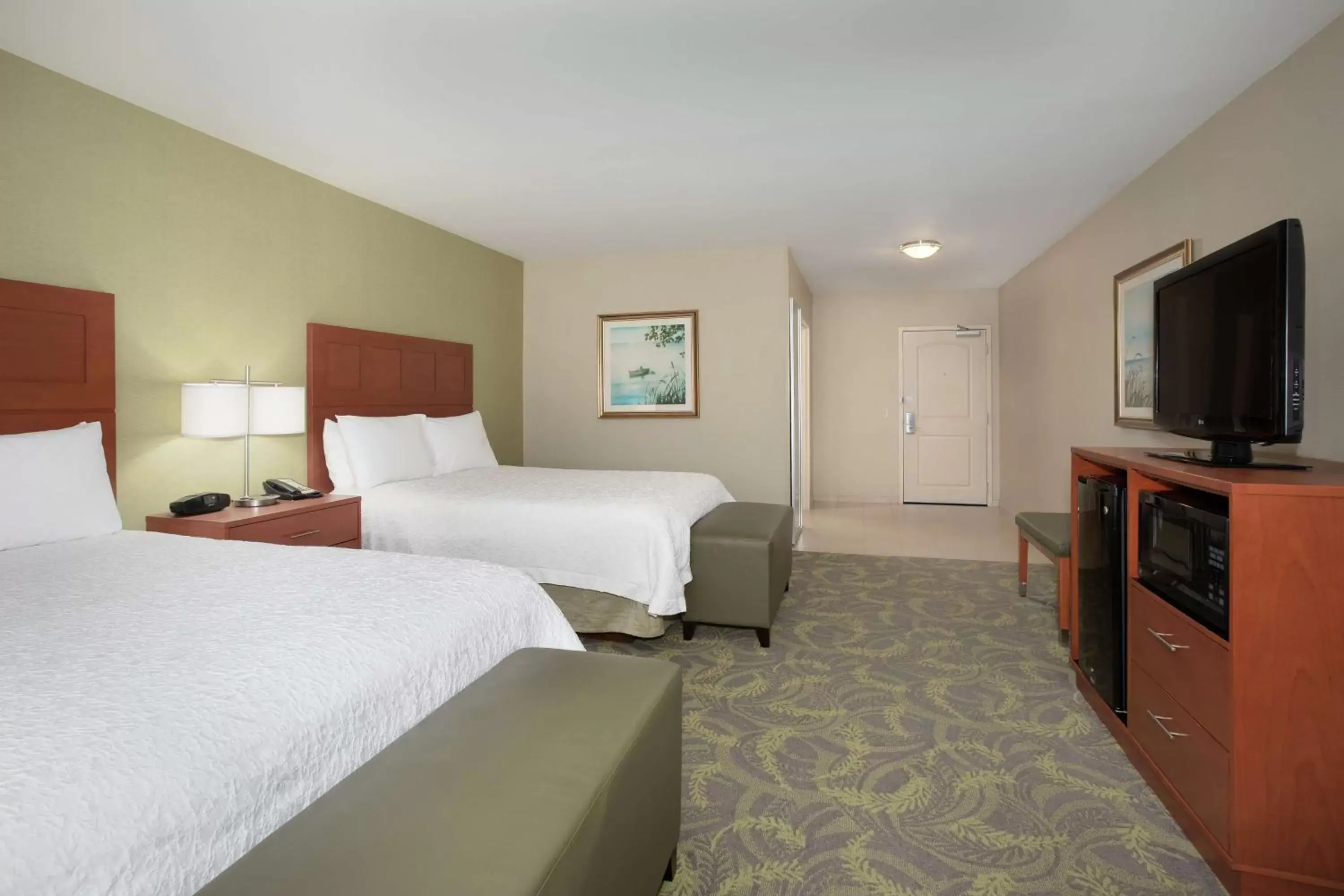 Bedroom, Bed in Hampton Inn & Suites Astoria