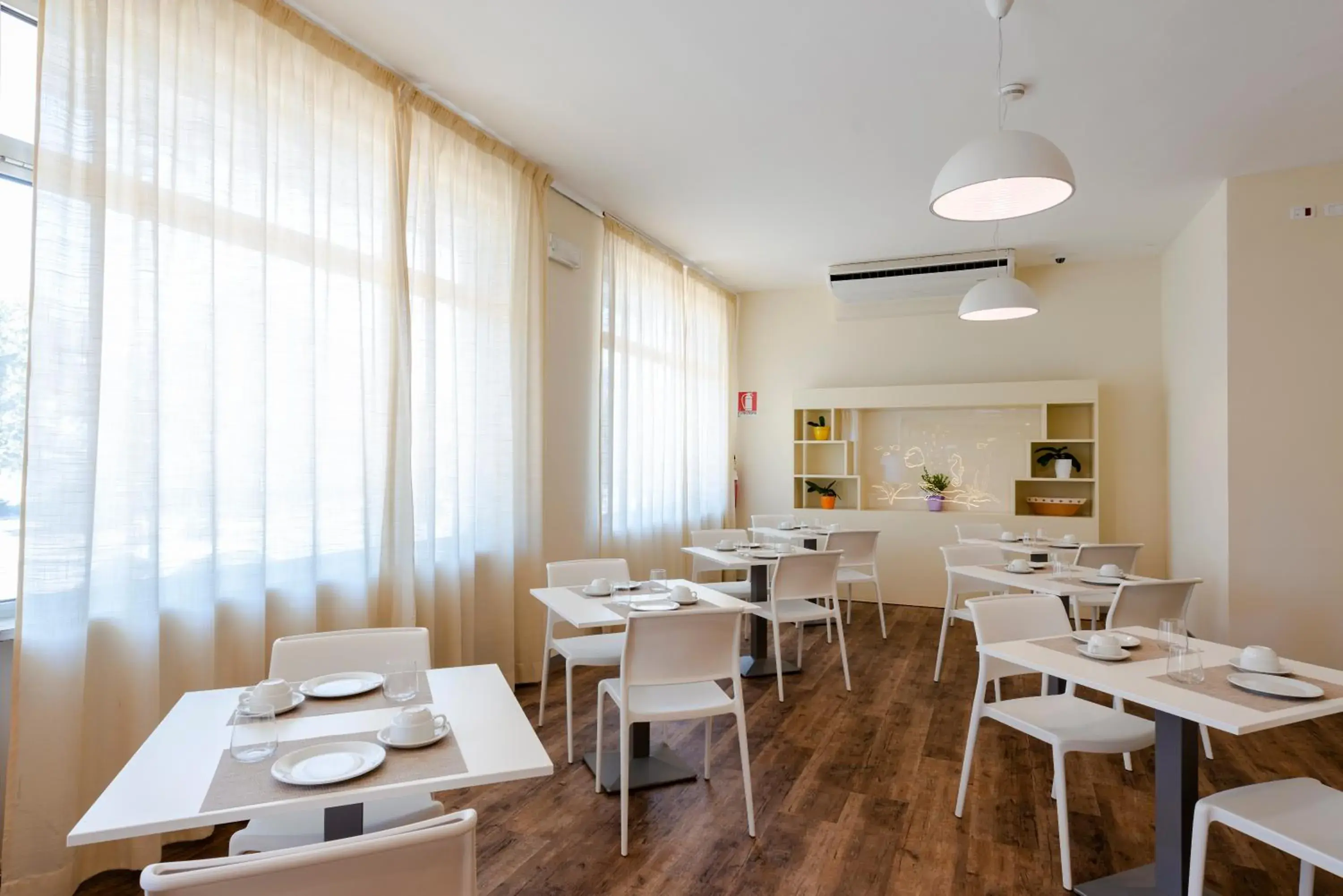 Restaurant/places to eat in Hotel Regent Restaurant/places to eat in Hotel Regent