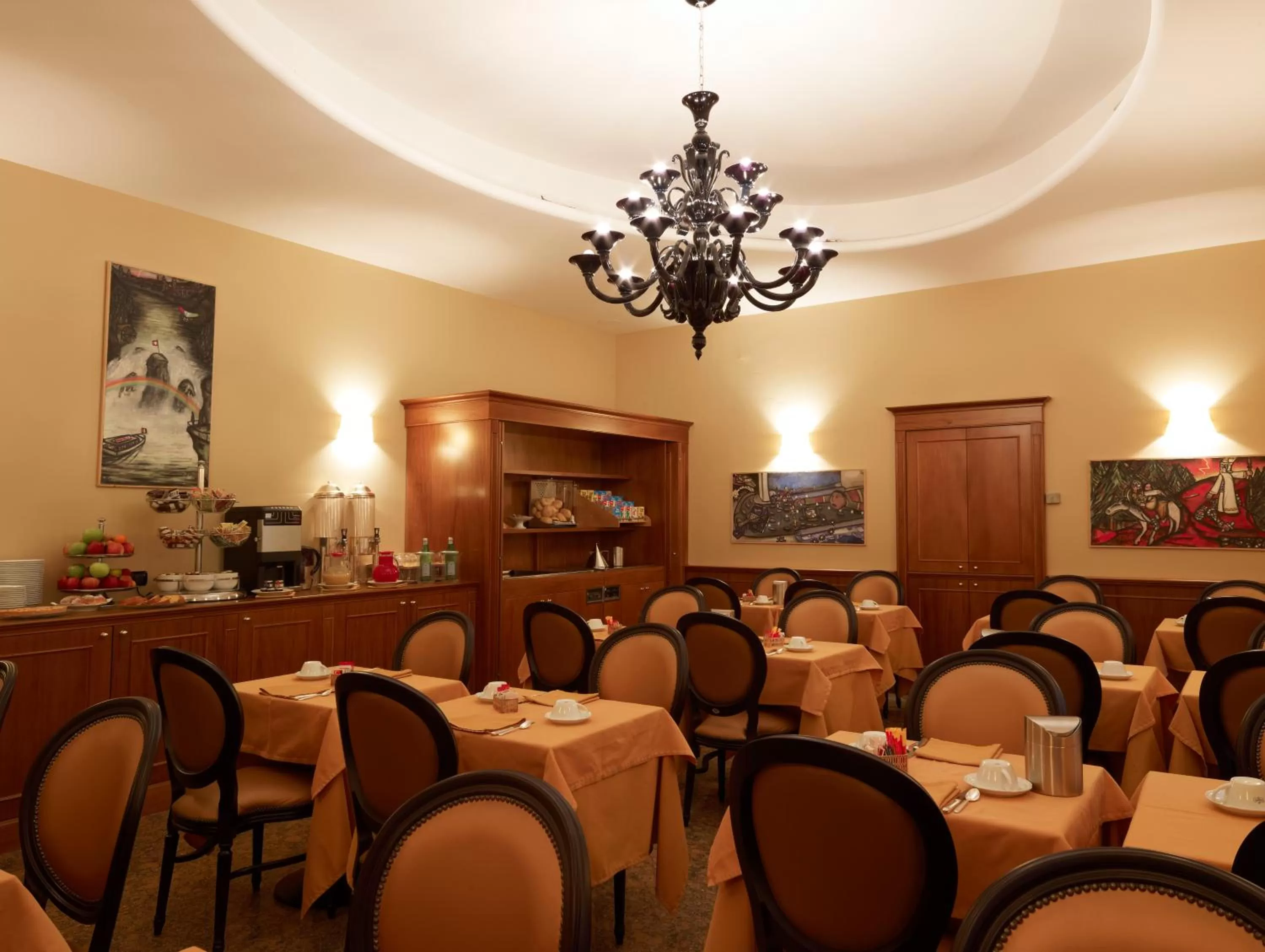Restaurant/places to eat in Hotel Moderno