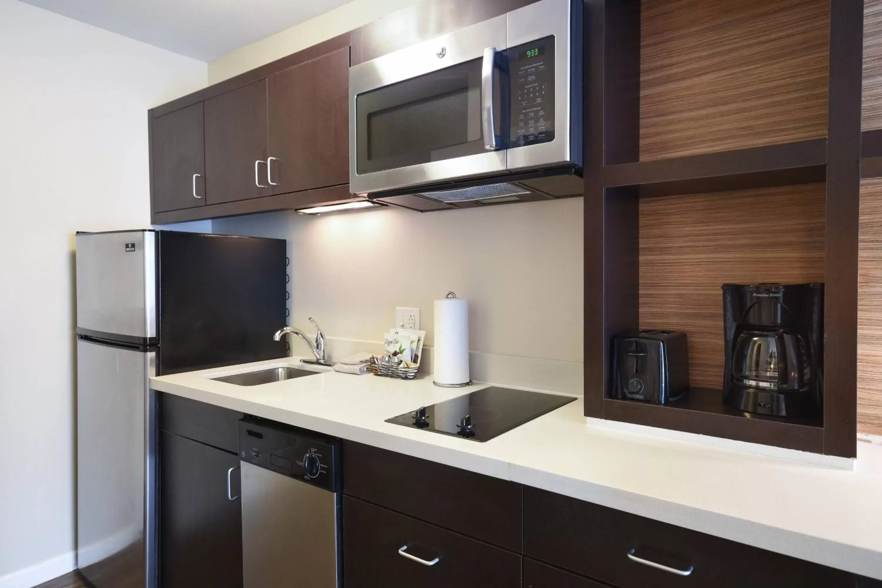 Kitchen or kitchenette, Kitchen/Kitchenette in TownePlace Suites by Marriott Slidell