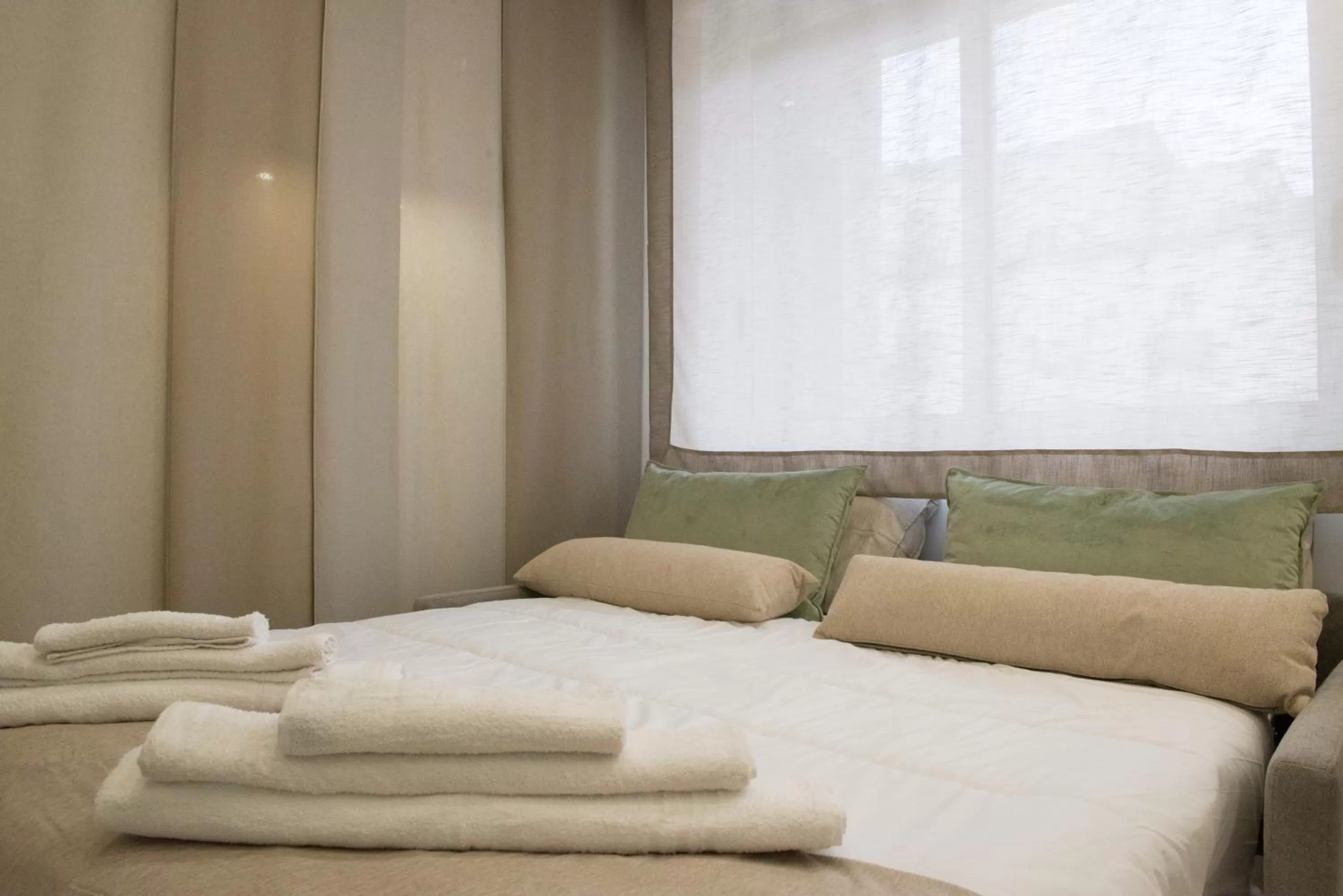 Night, Bed in Leflole Residence B&B