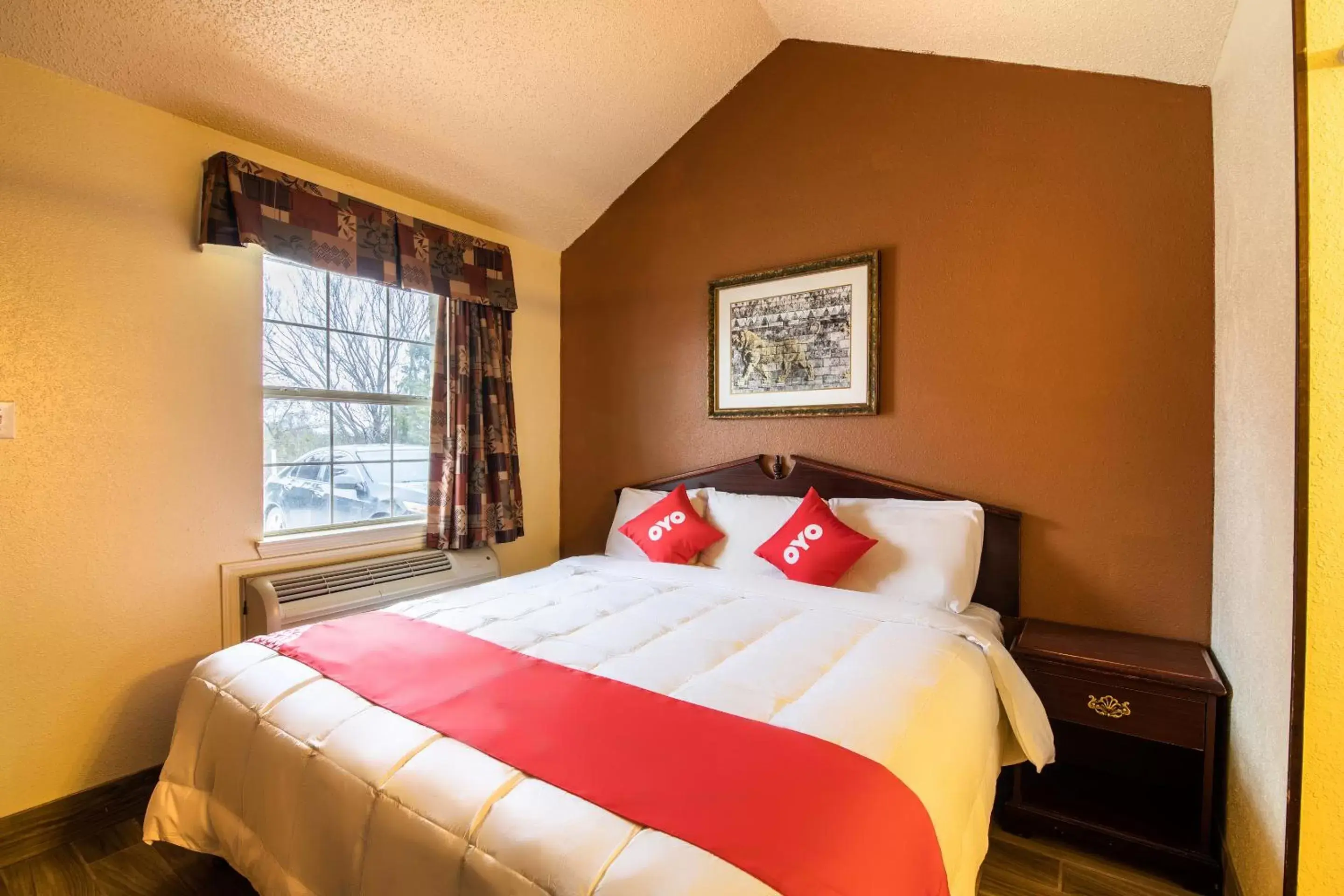 Bedroom, Bed in OYO Hotel Decatur TX Hwy 287 Northwest