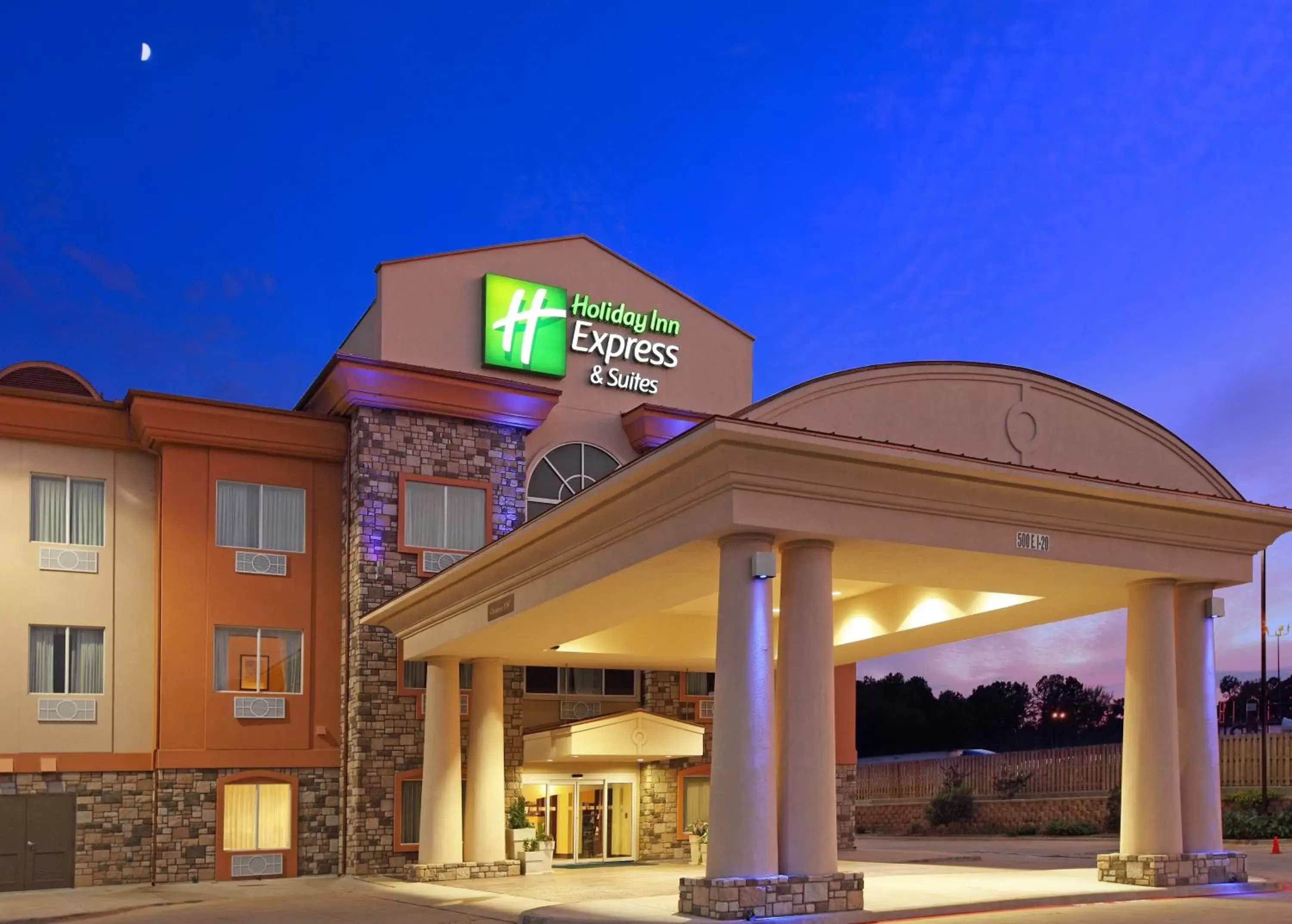 Property Building in Holiday Inn Express Hotel & Suites Marshall, an IHG Hotel