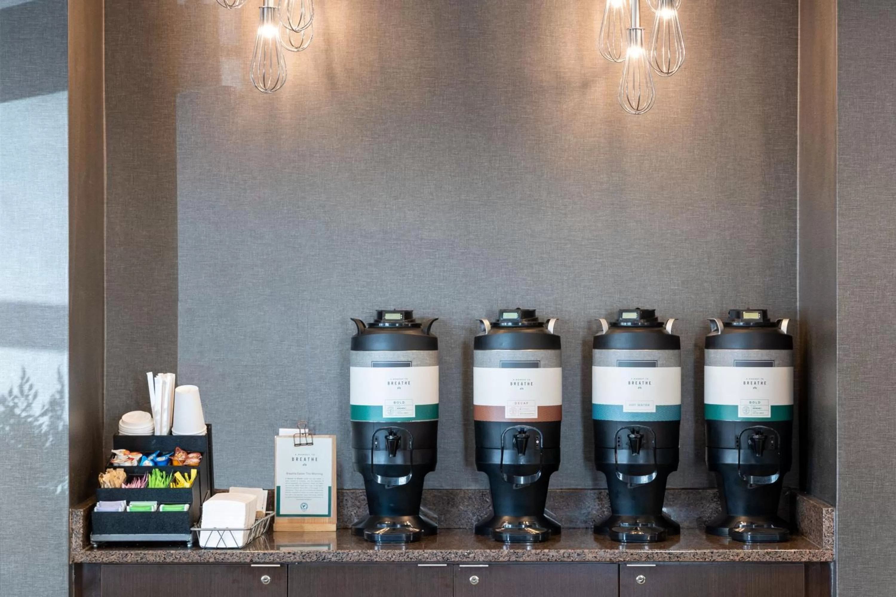 Restaurant/places to eat in Residence Inn Largo Medical Center Drive