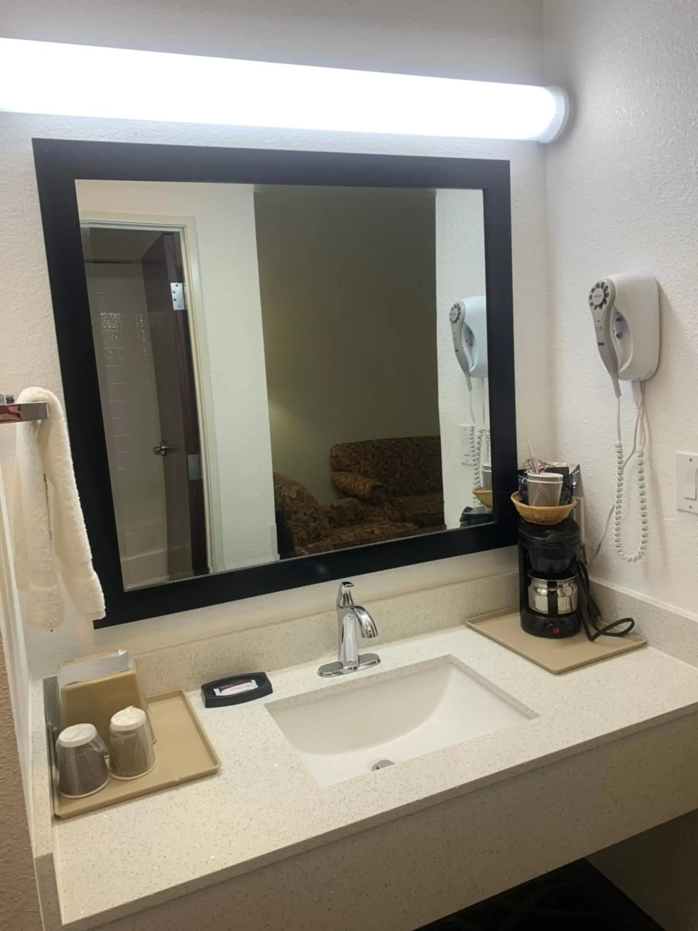 Bathroom in Super 8 by Wyndham Hillsboro TX