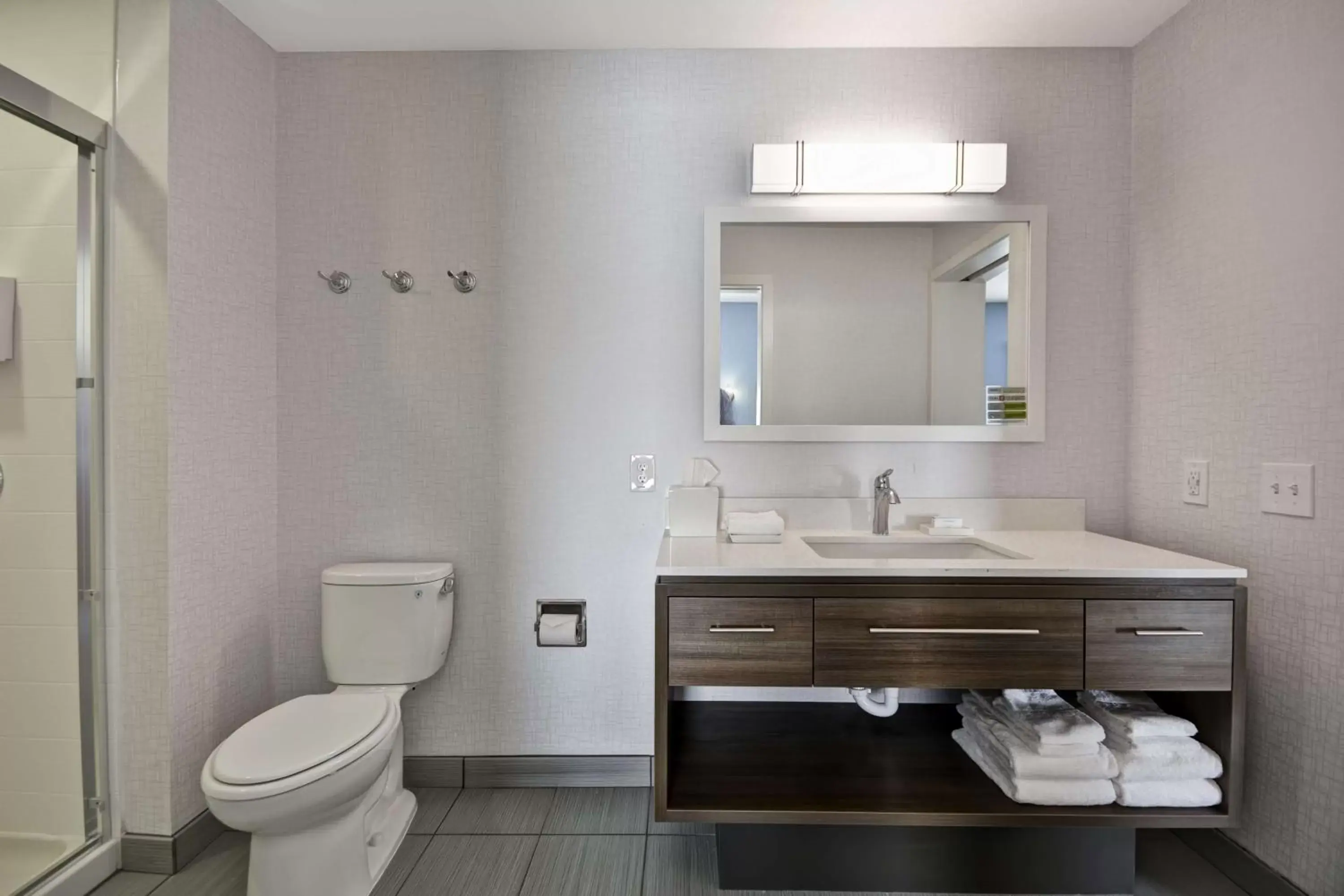 Bathroom in Home2 Suites By Hilton Blue Ash Cincinnati