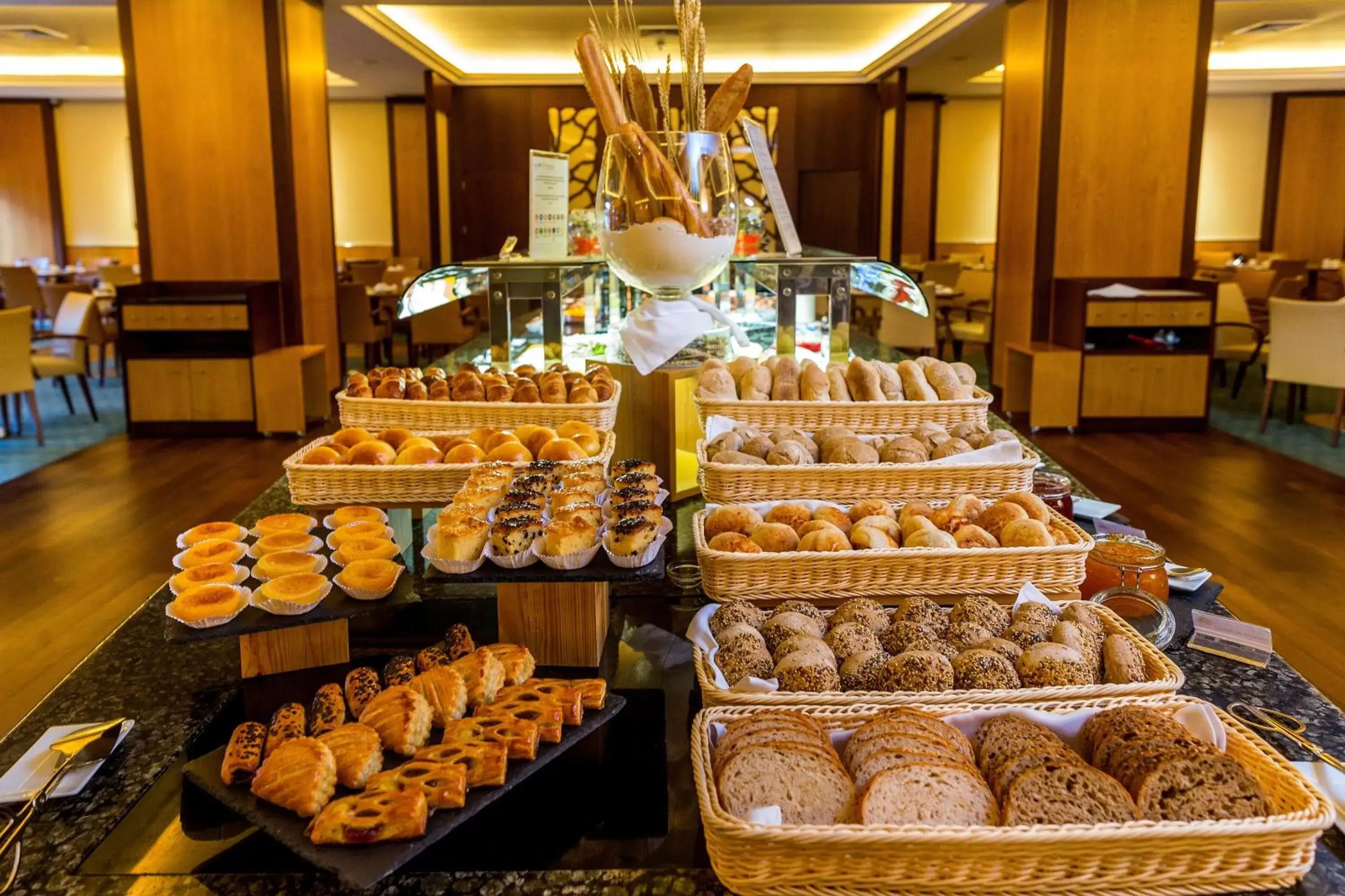 Buffet breakfast, Food in SANA Metropolitan Hotel