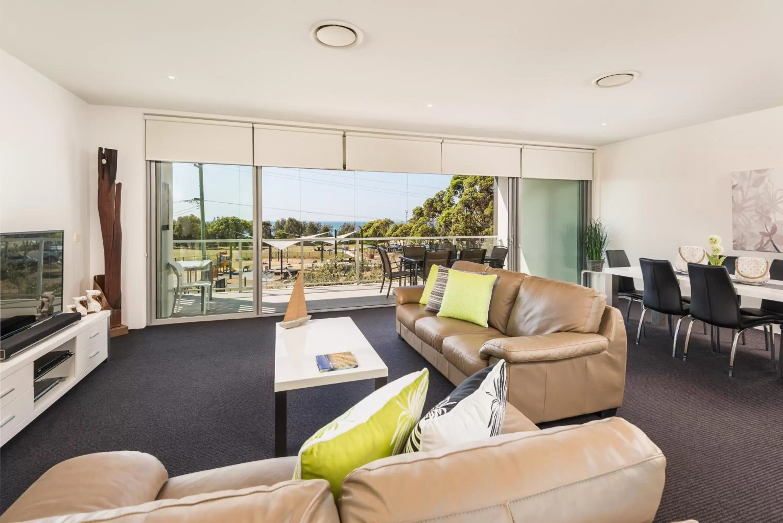 TV and multimedia, Seating Area in Coast Resort Merimbula