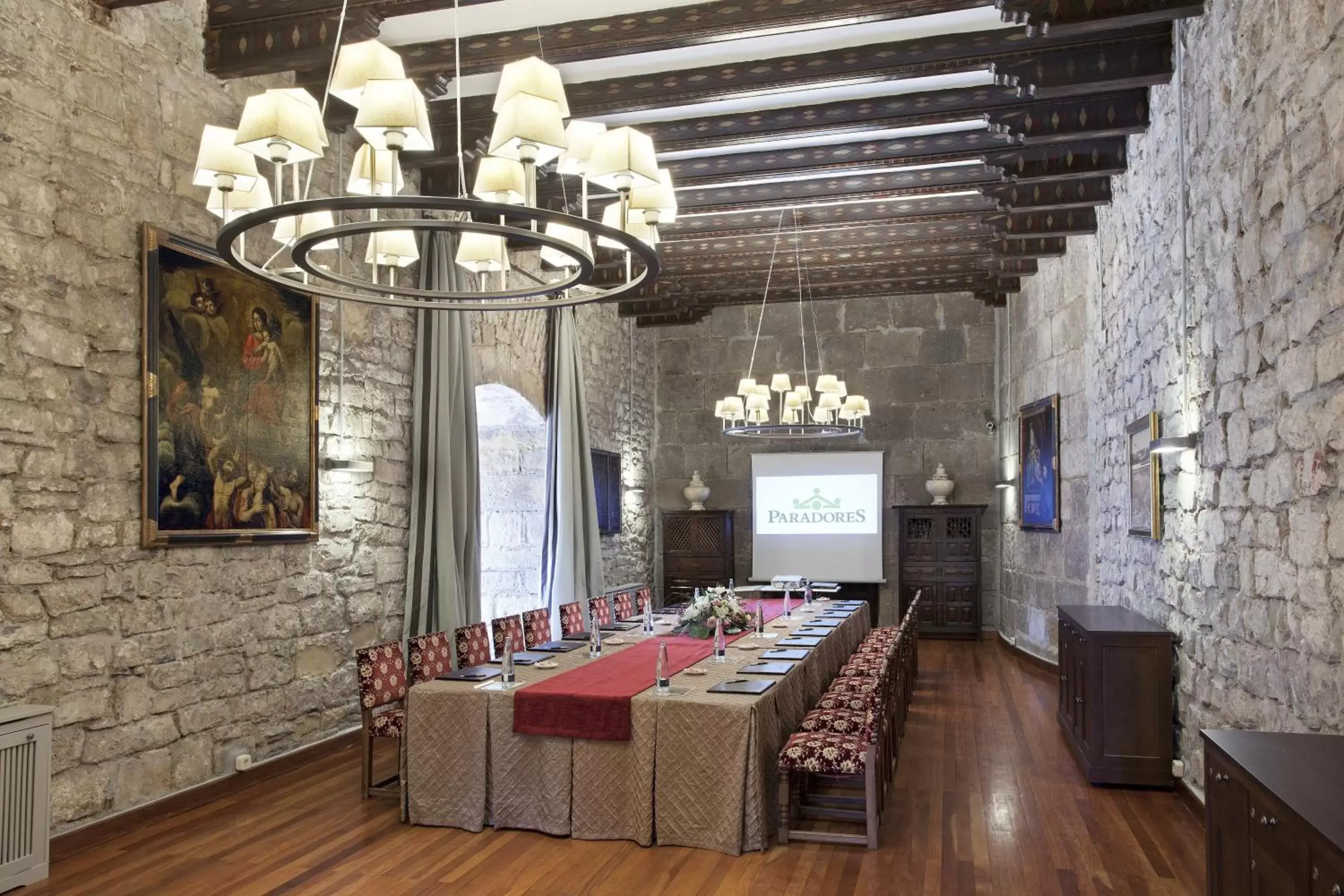 Business facilities, Restaurant/Places to Eat in Parador de Hondarribia