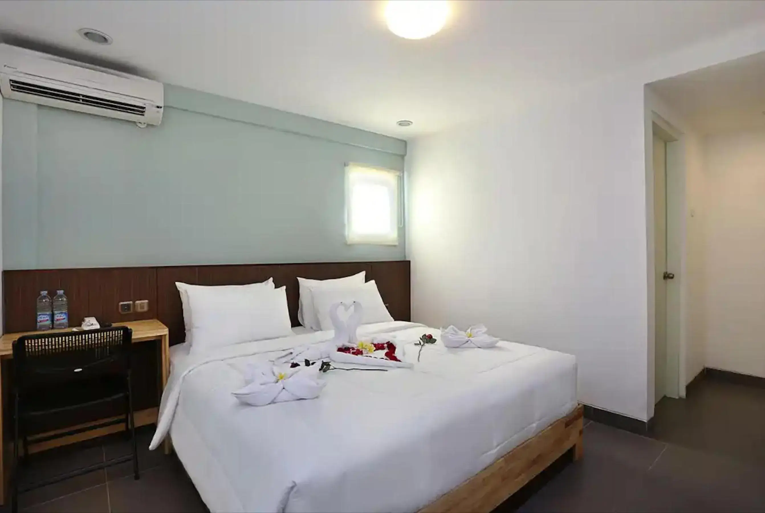 Bed in Duo Legian Hotel Bed in Duo Legian Hotel