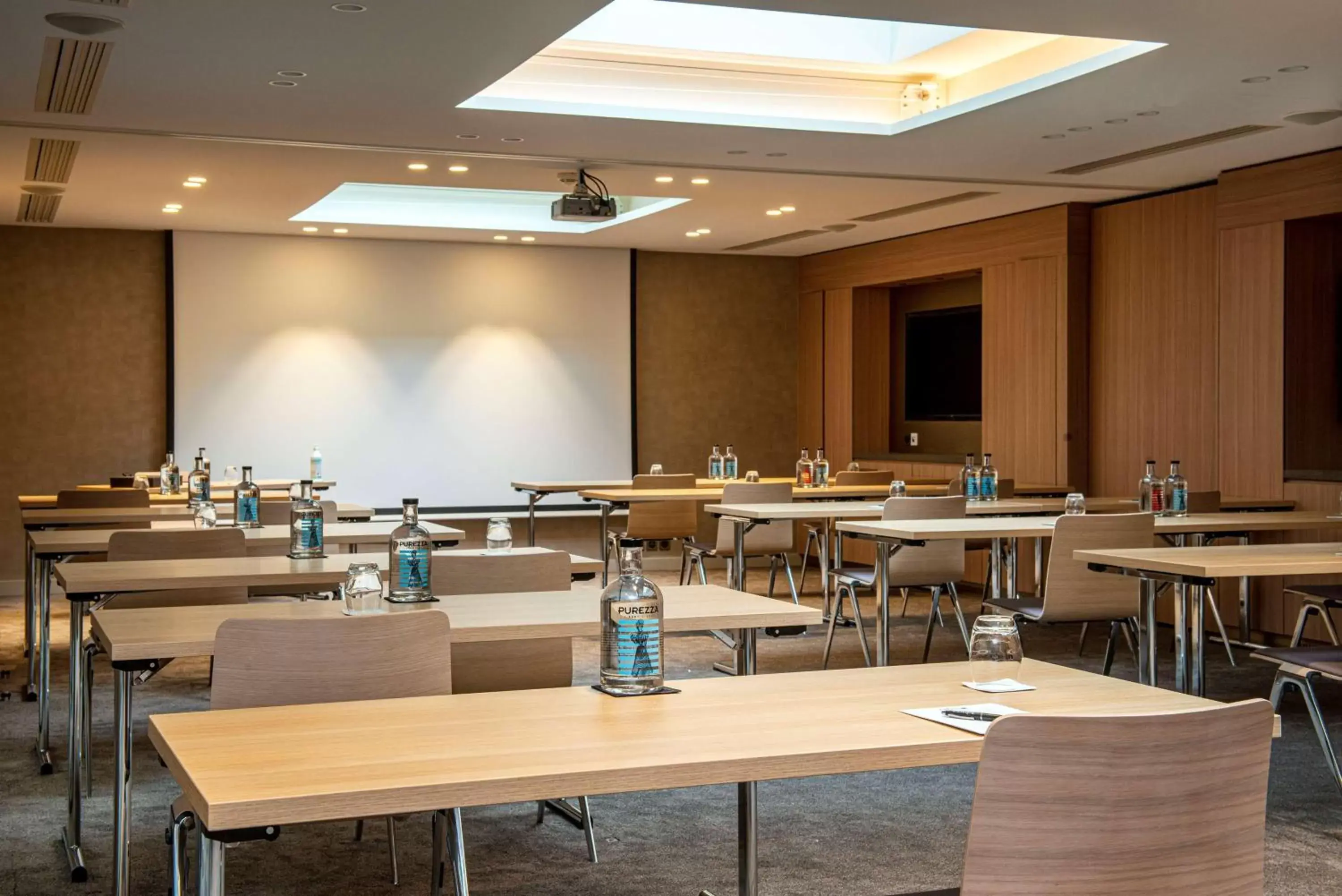 Meeting/conference room in Radisson Blu Hotel, Rouen Centre