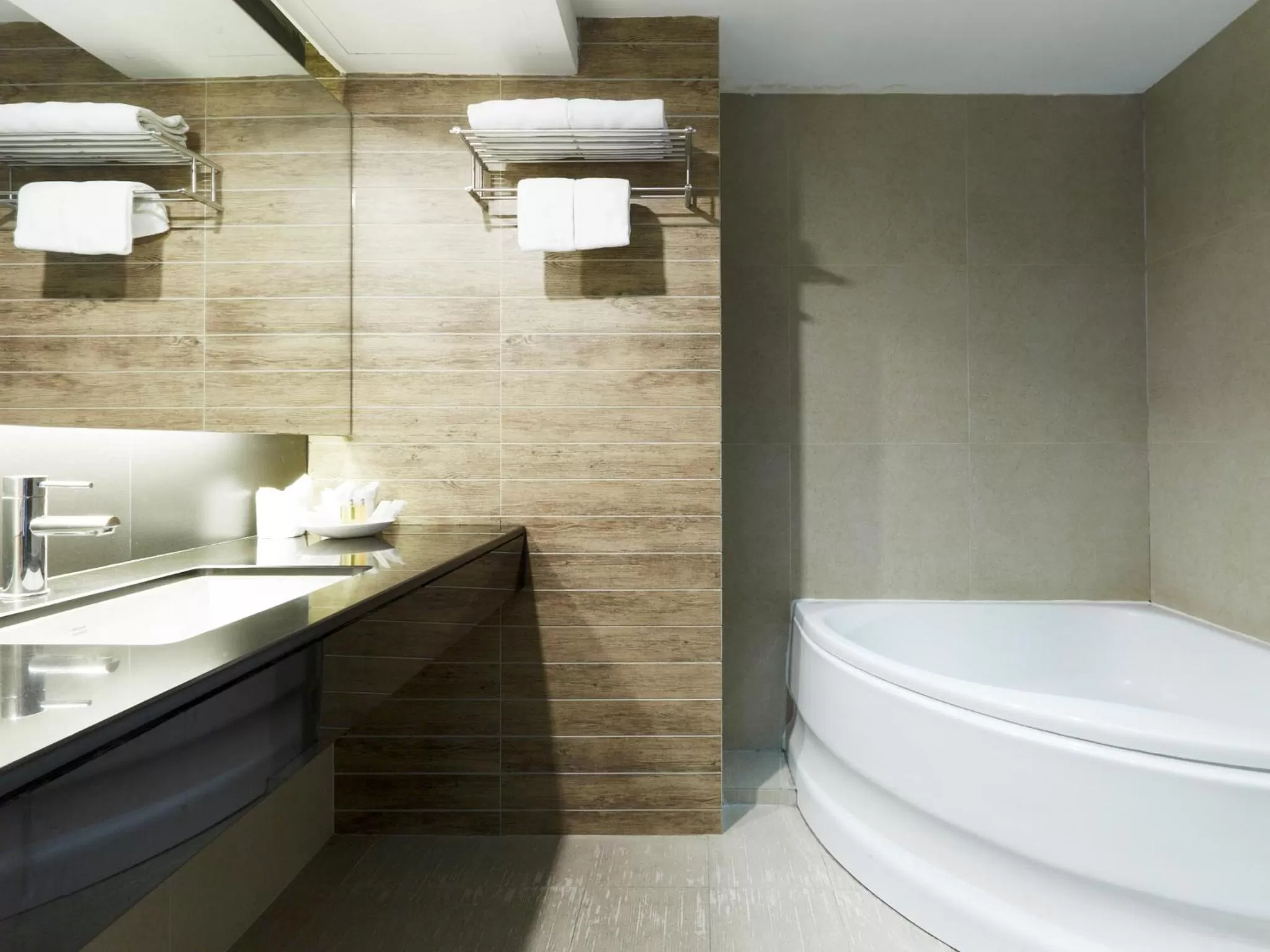 Bathroom in Bangkok City Hotel