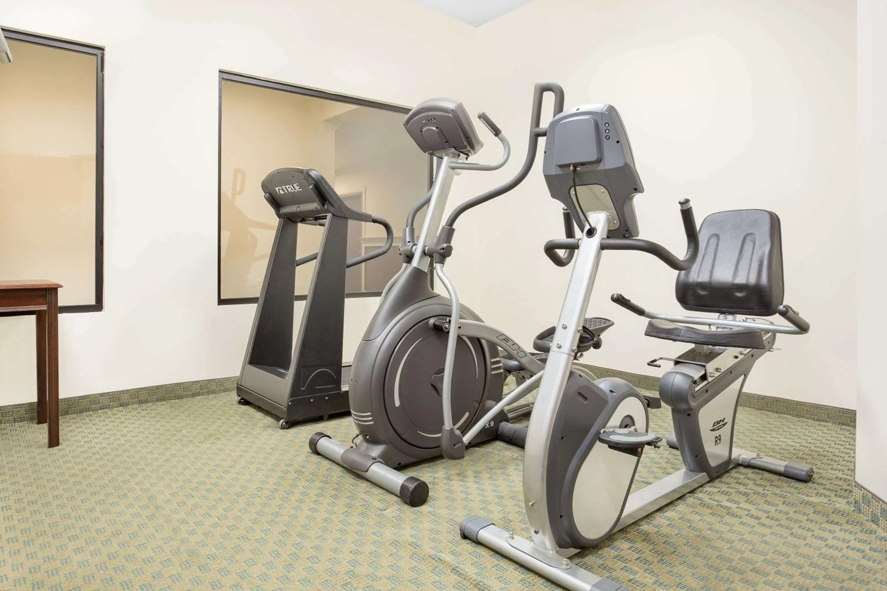 Fitness centre/facilities in Super 8 by Wyndham Danville