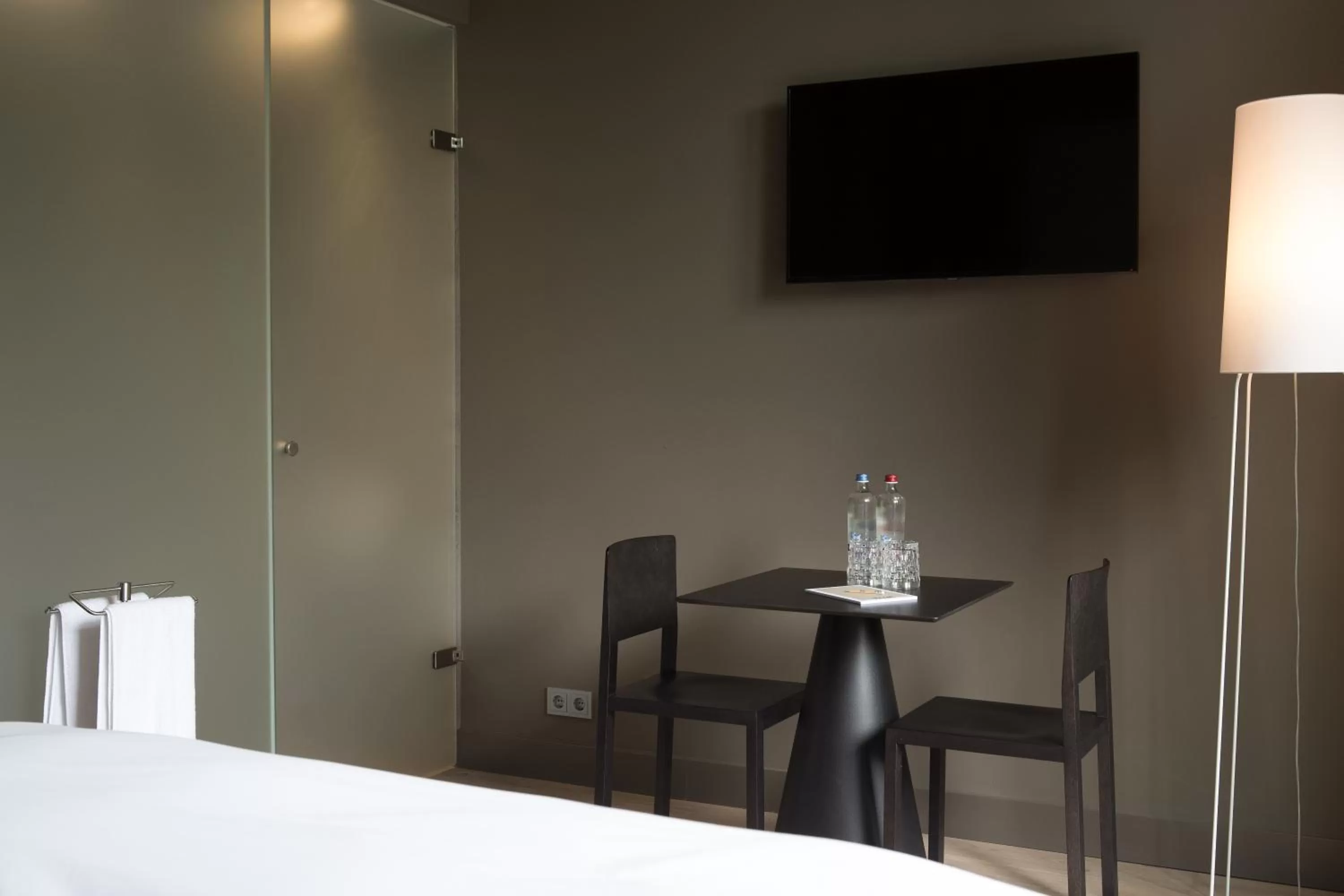 Decorative detail, Bed in Boutique Hotel Blue - Quality Lodgings