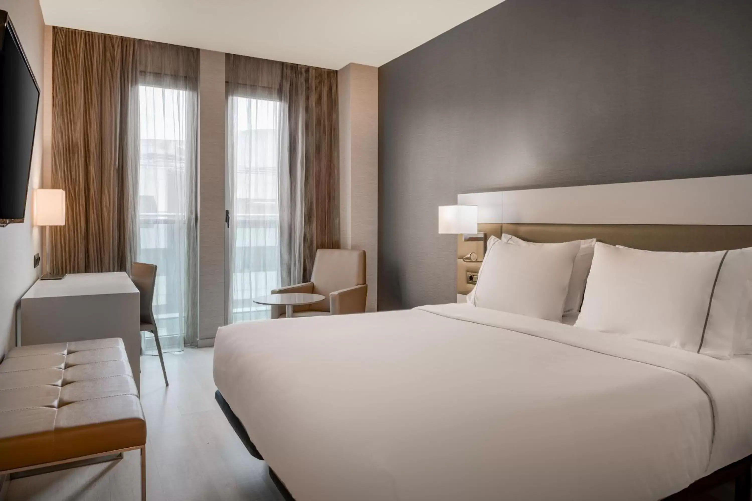 Bedroom, Bed in AC Hotel Colón Valencia by Marriott