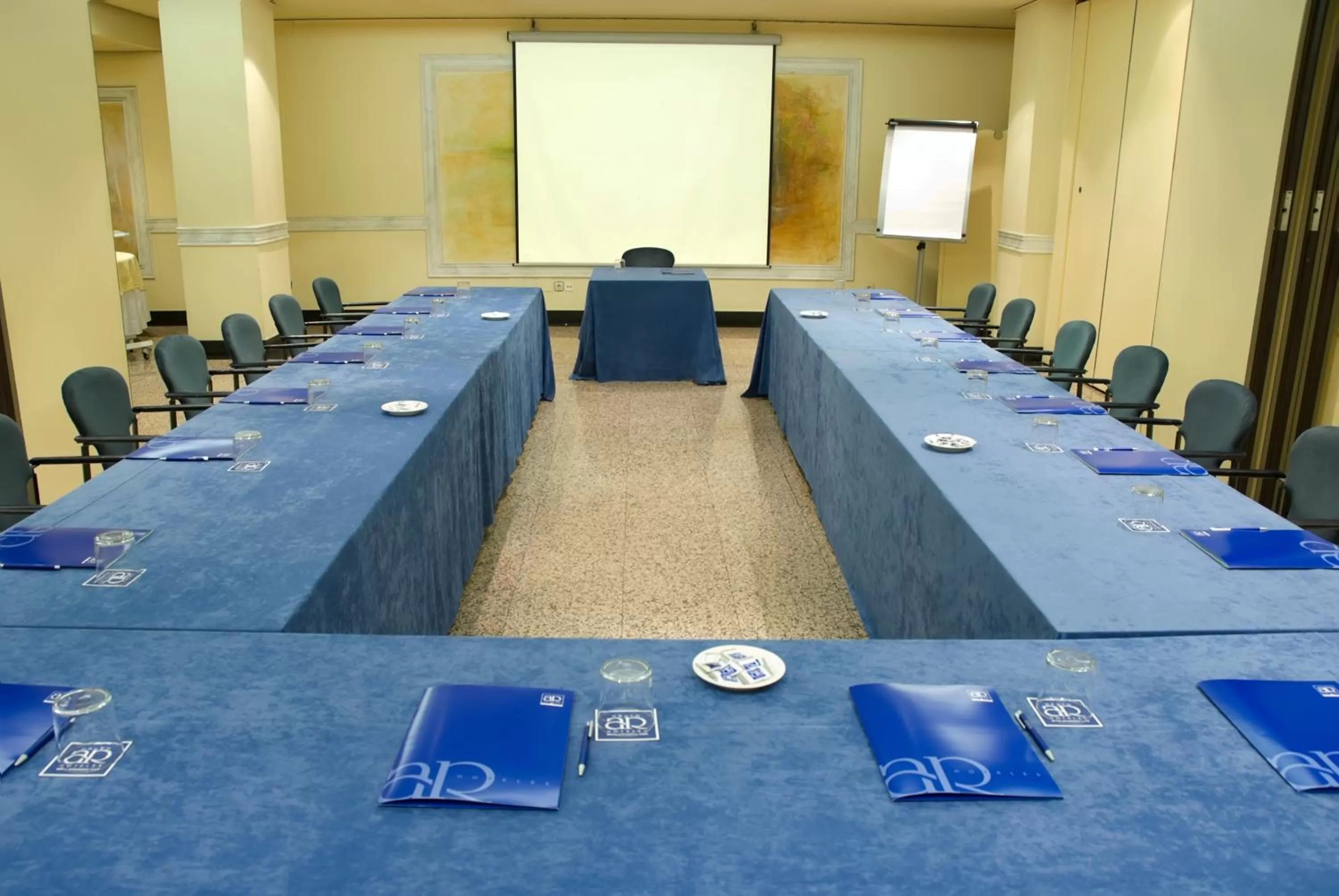 Business facilities in Los Arcos