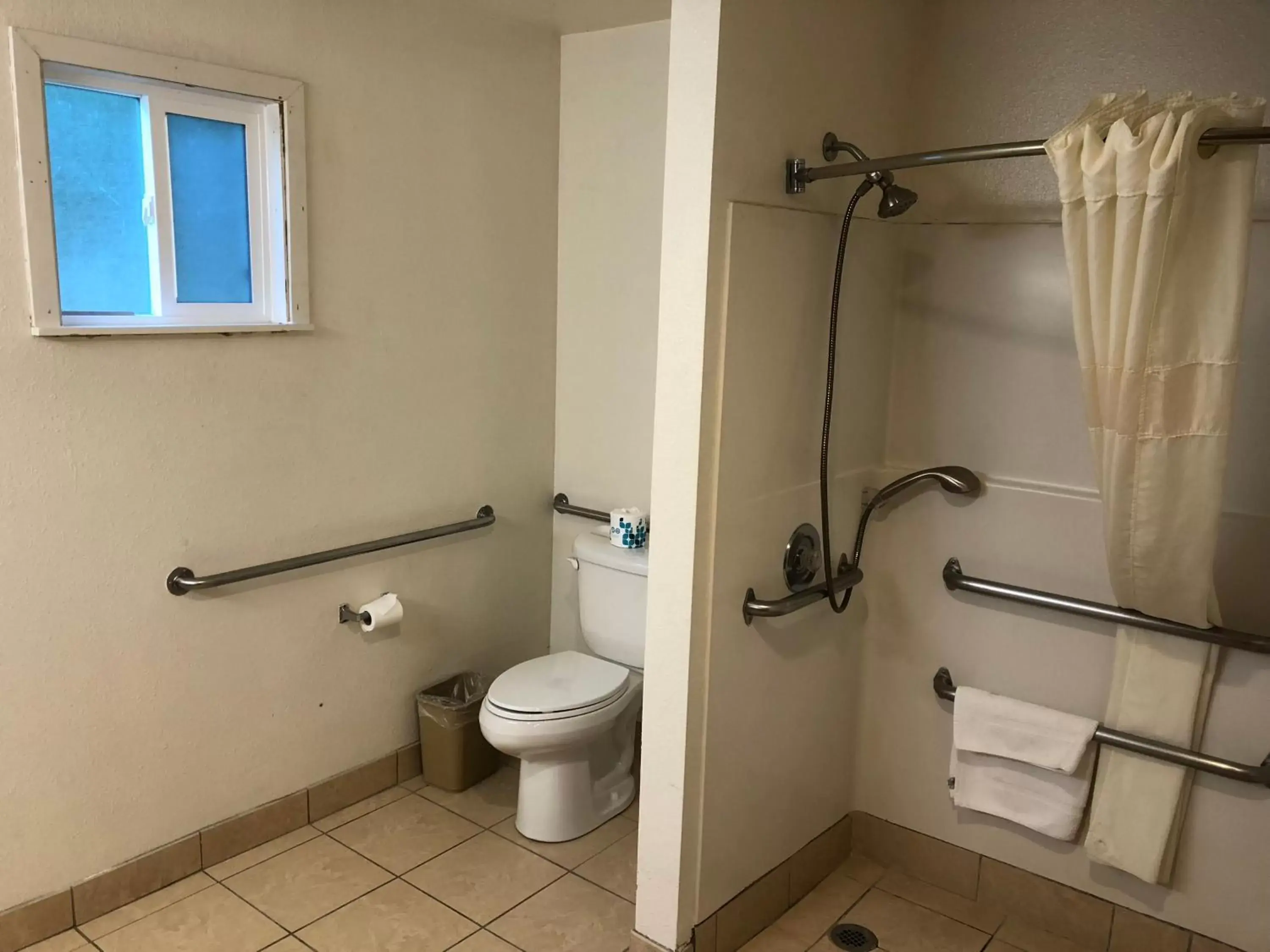 Bathroom in Super 8 by Wyndham Crescent City