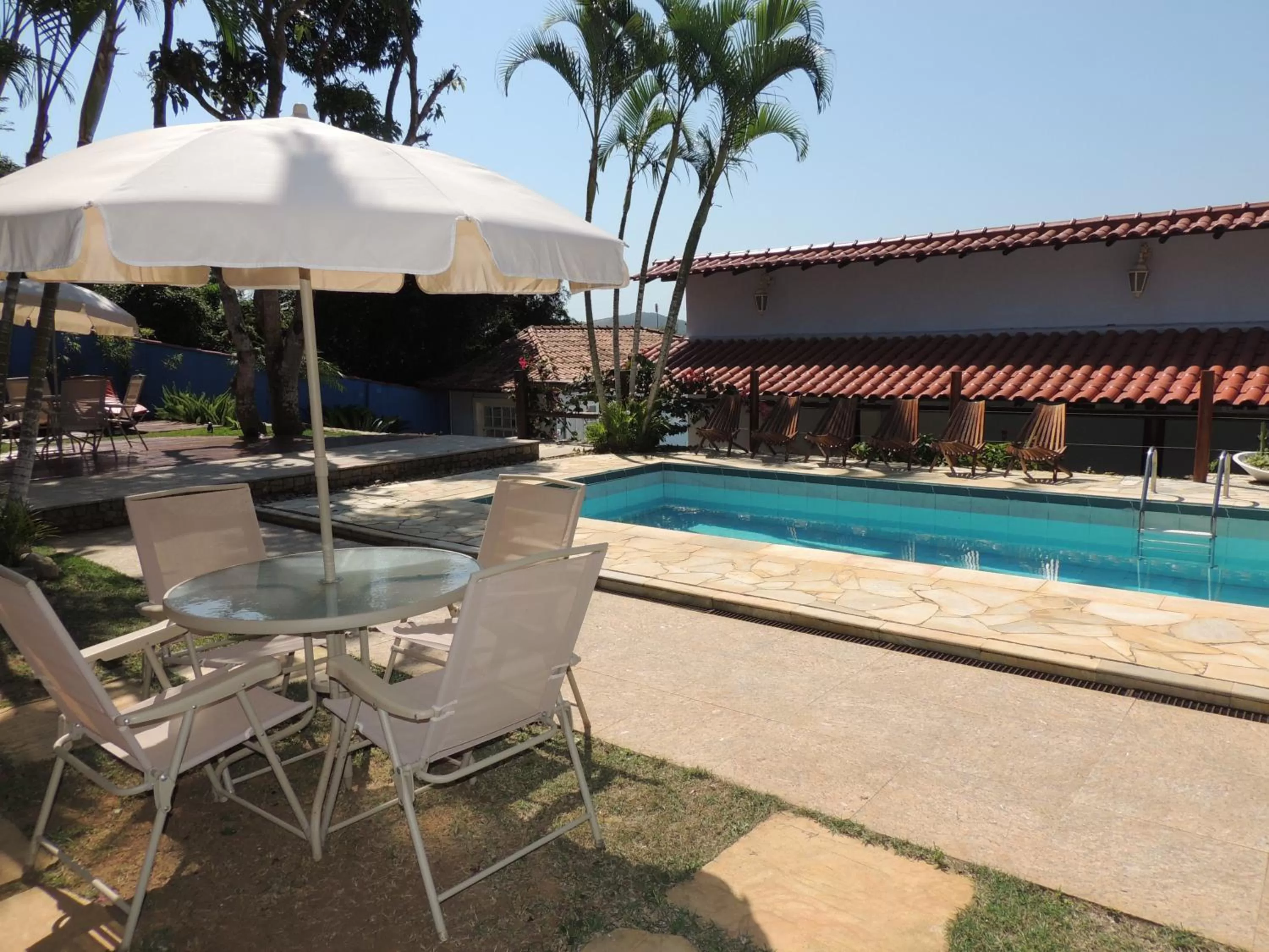 Swimming pool in Pousada Akaroa
