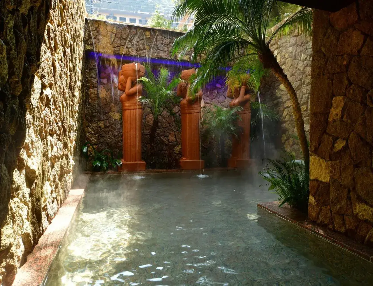 Open Air Bath in Balinese onsen ryokan Hakone Airu