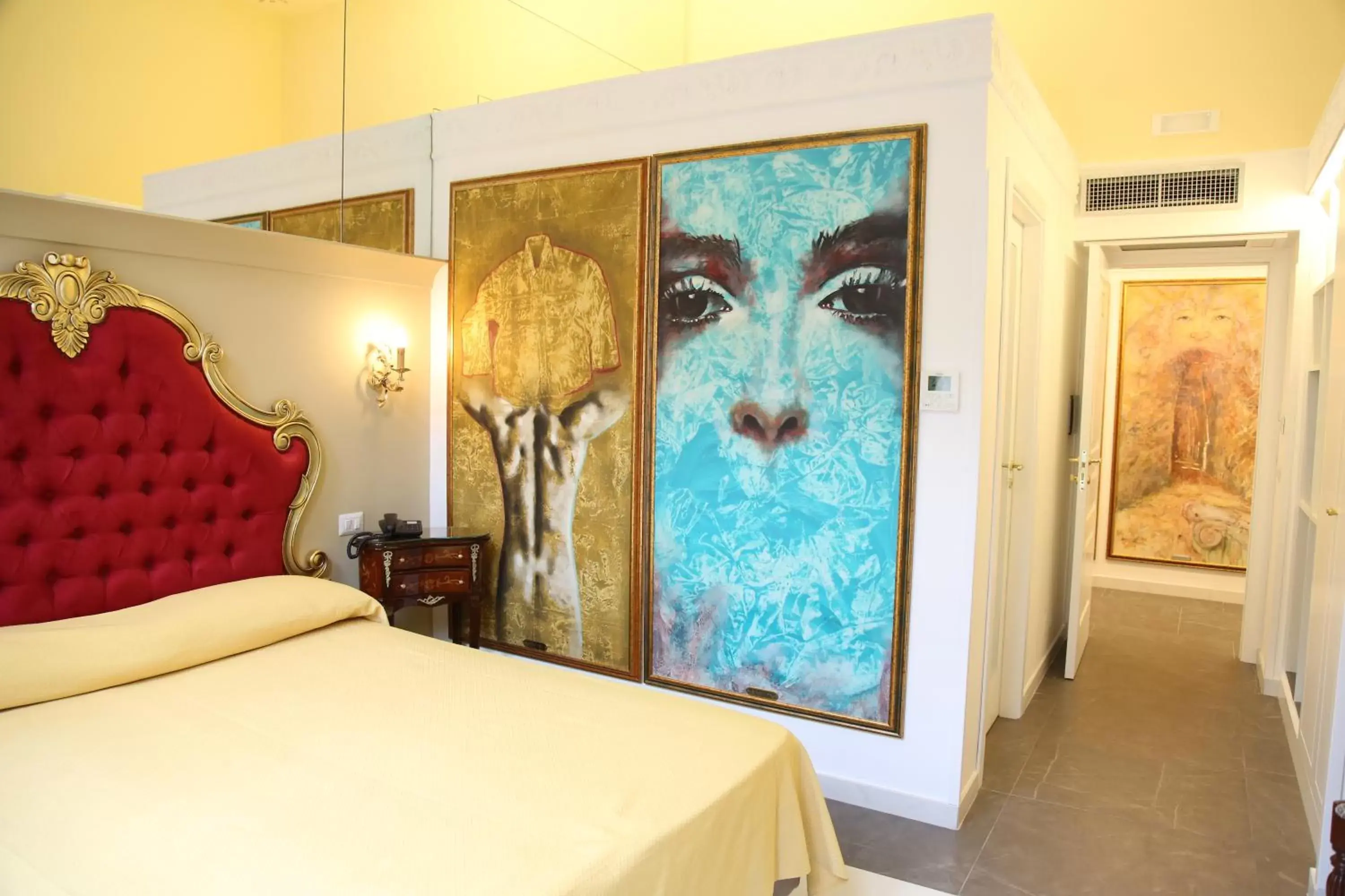 Photo of the whole room in Hotel Art Resort Galleria Umberto