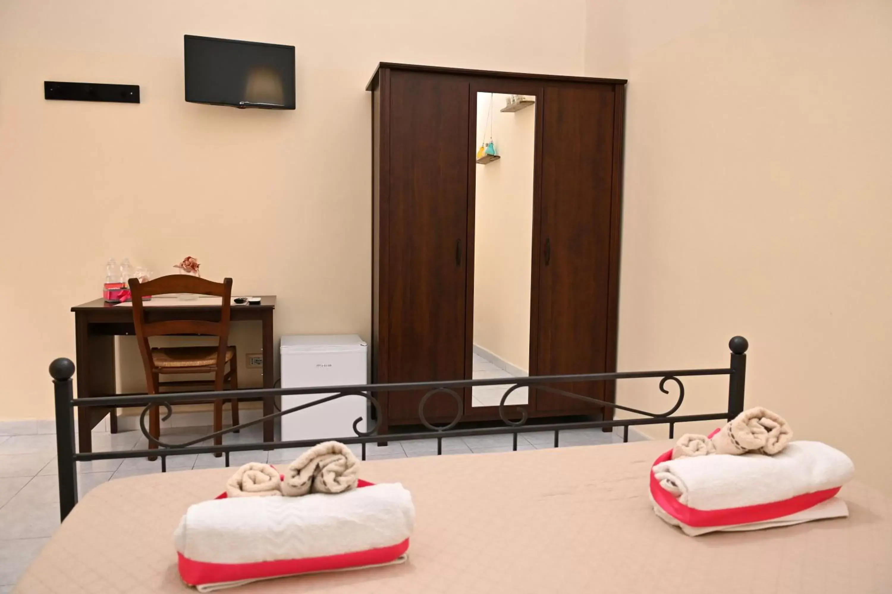 Bed, TV/Entertainment Center in B&B a Capua - I PORTICI del centro