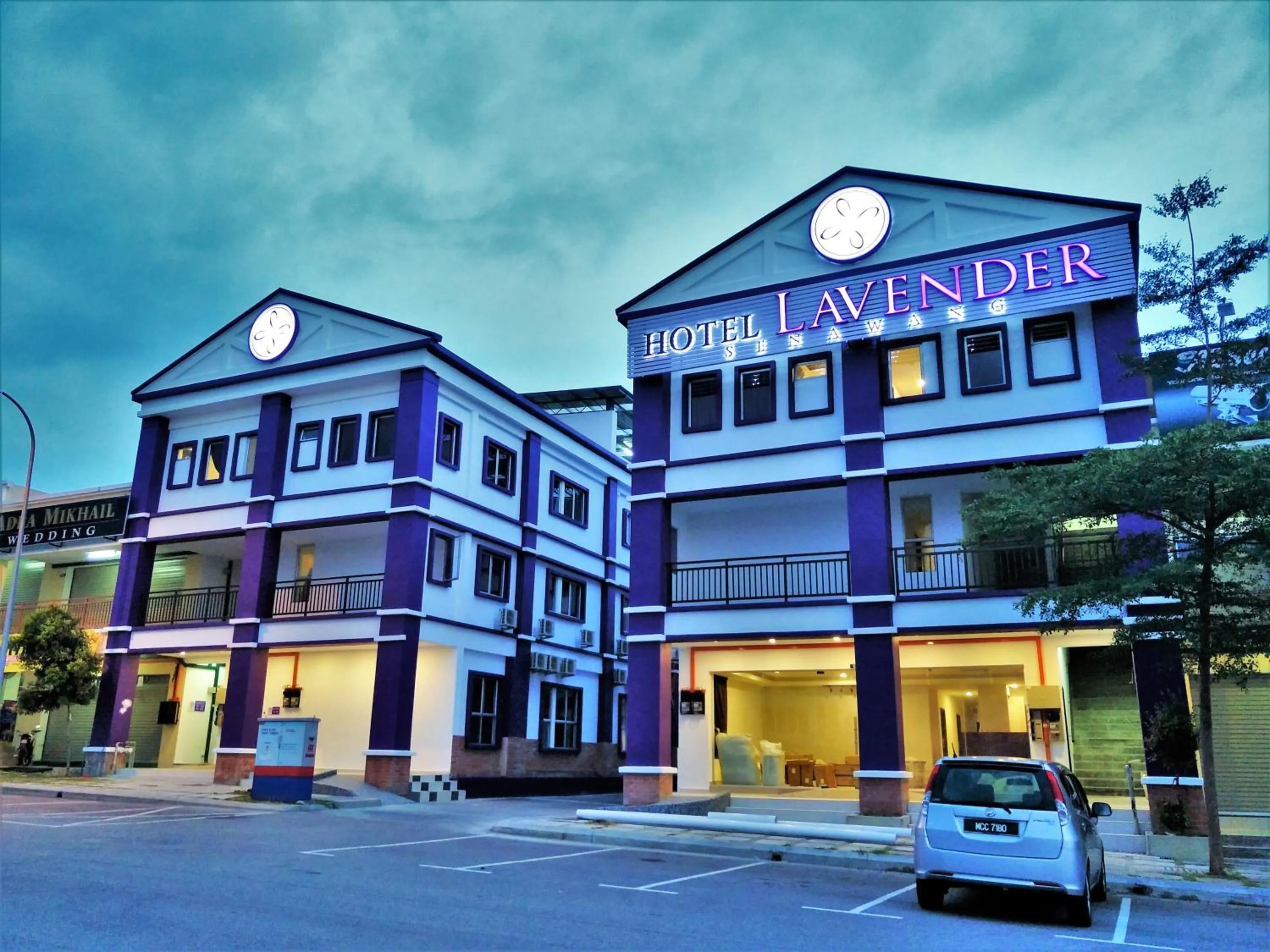Facade/entrance in Hotel Lavender Senawang