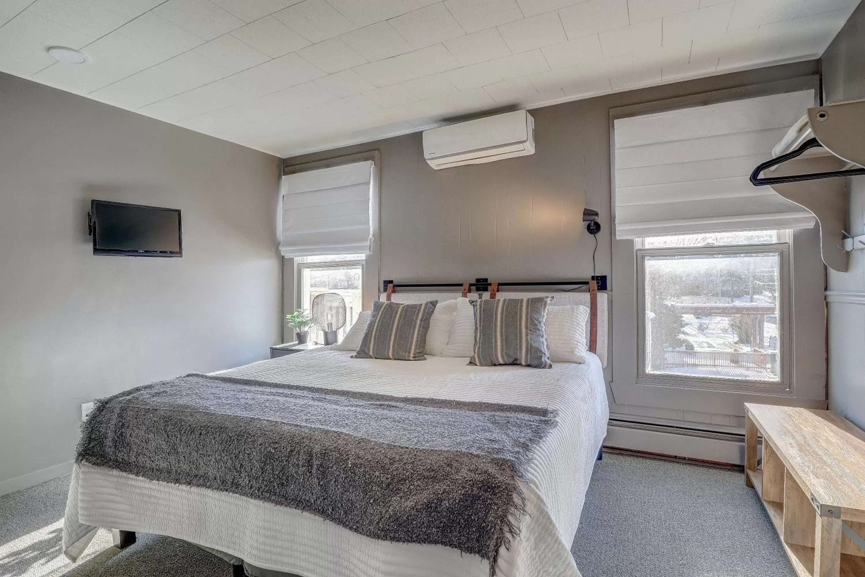 Bedroom, Bed in Auberge des Cantons