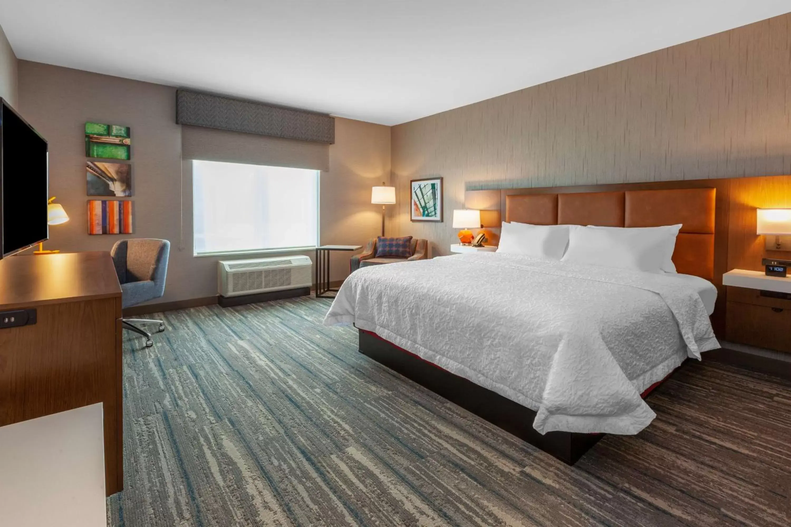 Bedroom, Bed in Hampton Inn & Suites Bloomfield Hills Detroit