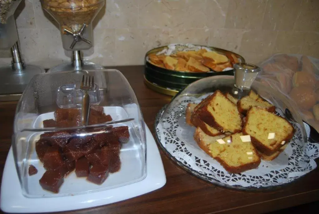 Buffet breakfast in Hotel Arangues