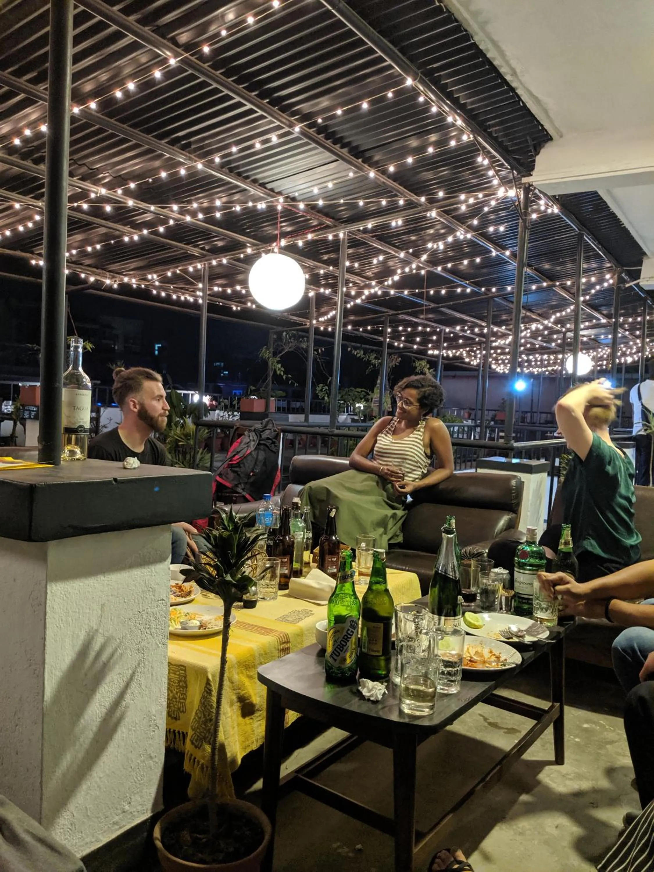 Restaurant/places to eat in Hotel Nana