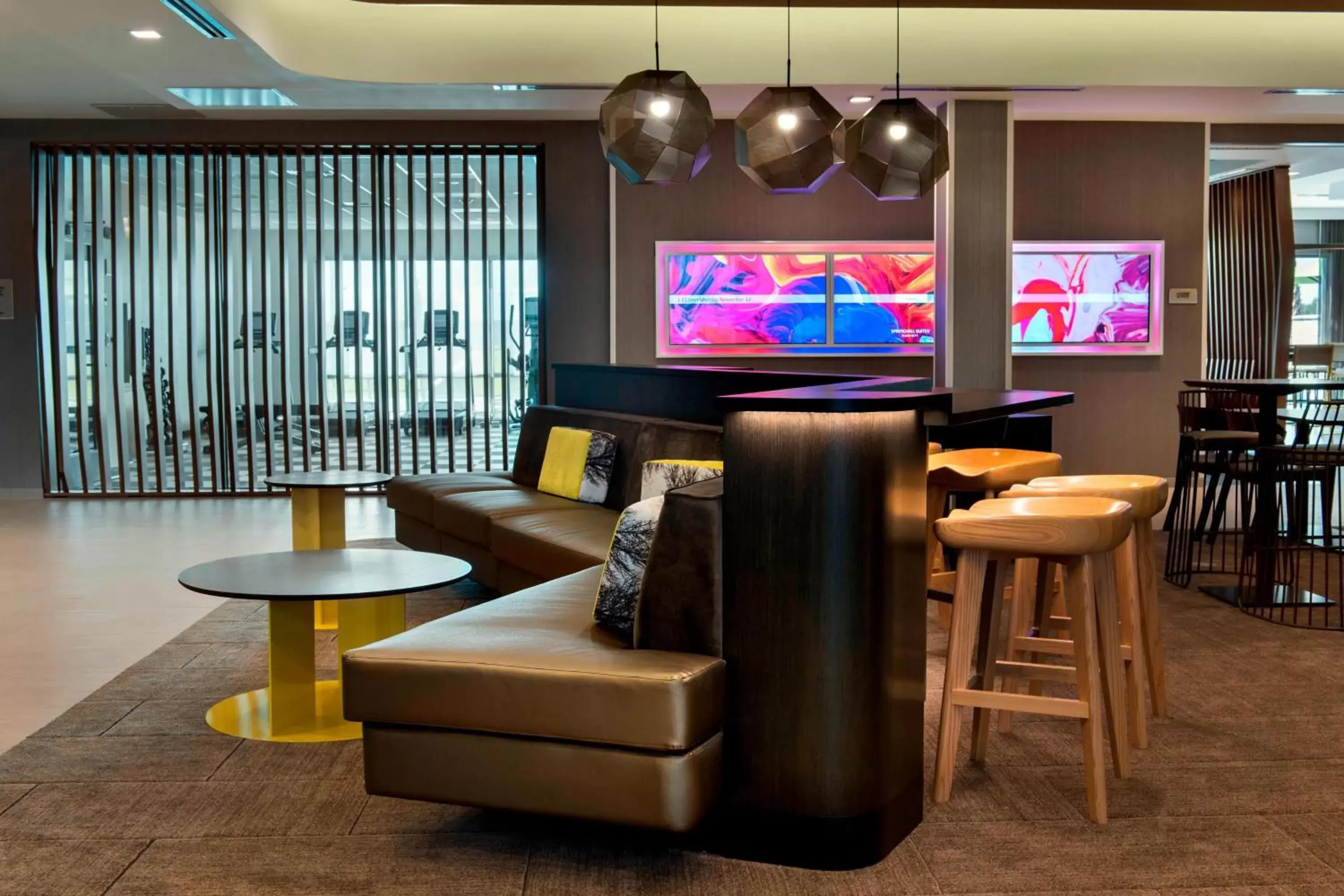 Lobby or reception, TV/Entertainment Center in SpringHill Suites by Marriott Tampa Suncoast Parkway