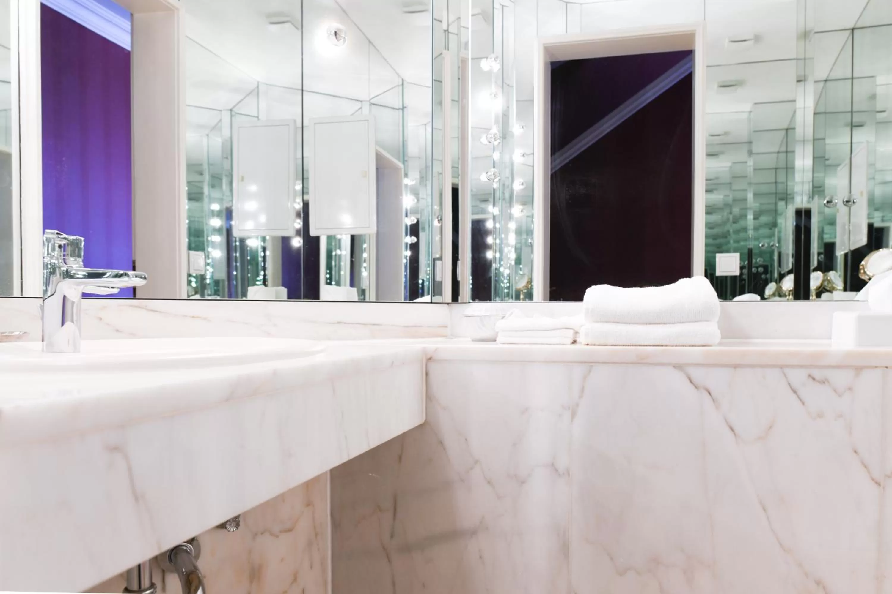 Toilet in Hotel Bamberger Hof Bellevue