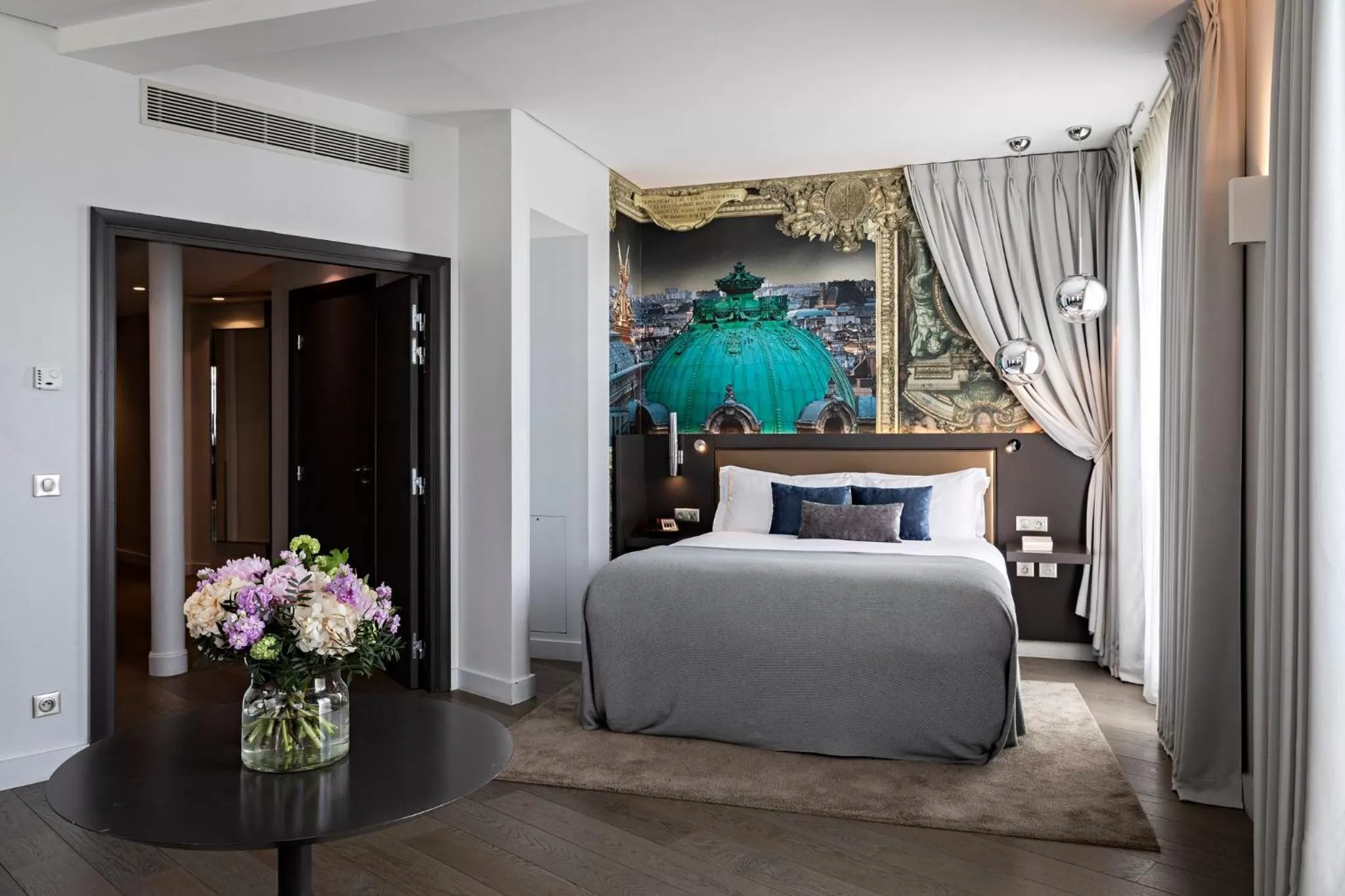 Photo of the whole room, Bed in Hotel Indigo Paris - Opera by IHG