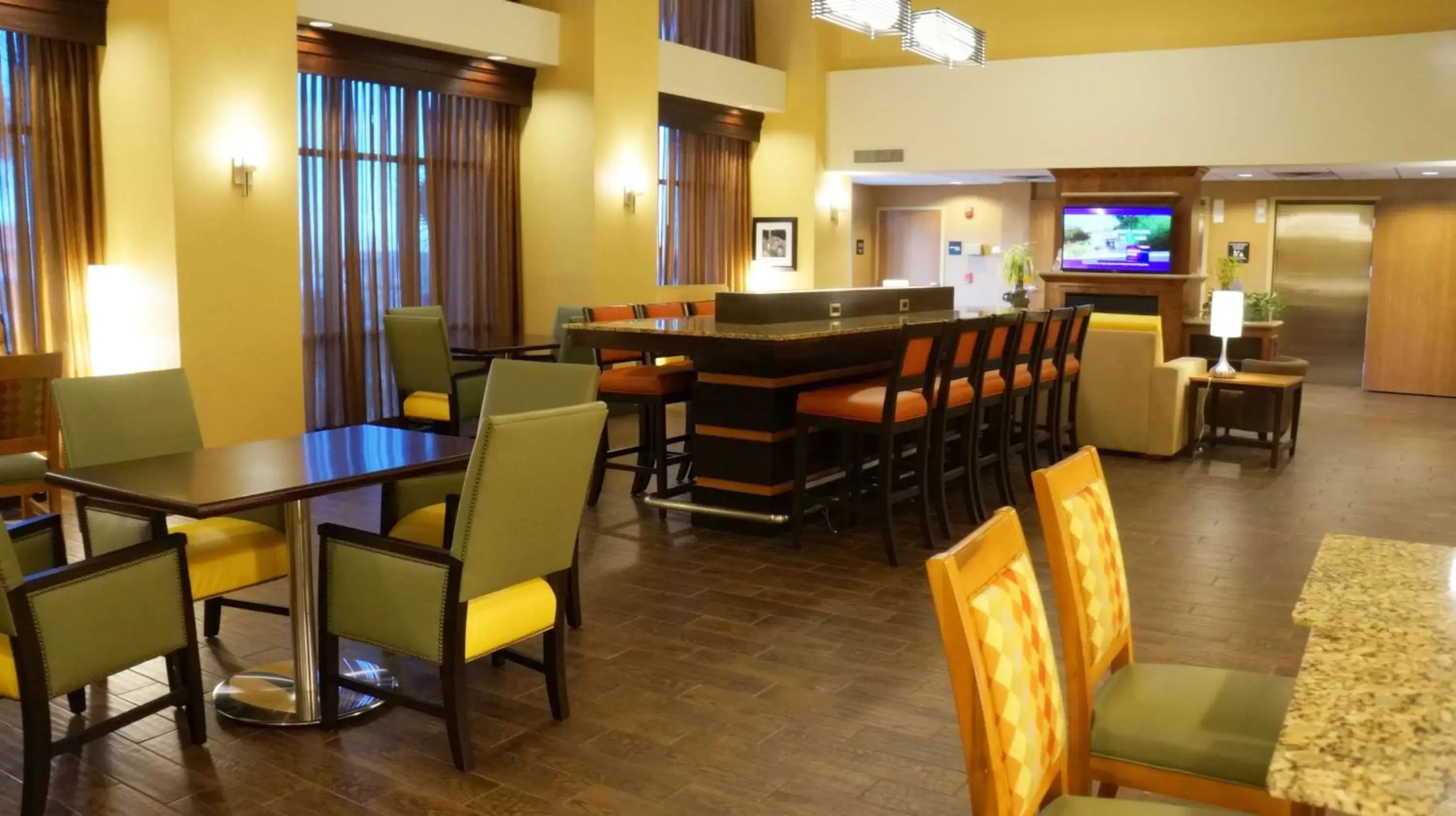 Dining area, Restaurant/Places to Eat in Hampton Inn & Suites Kingman